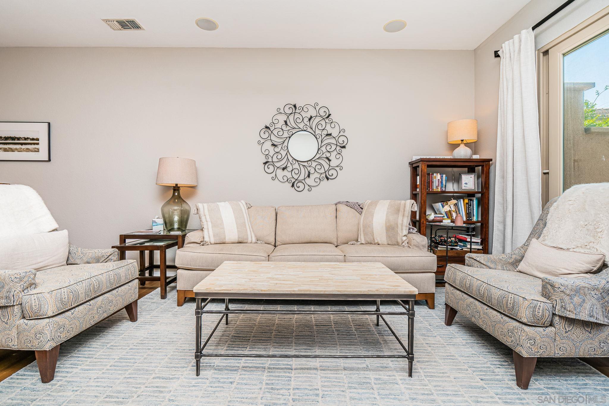 Detail Gallery Image 8 of 47 For 2556  Escala Circle, San Diego,  CA 92108 - 2 Beds | 2/1 Baths