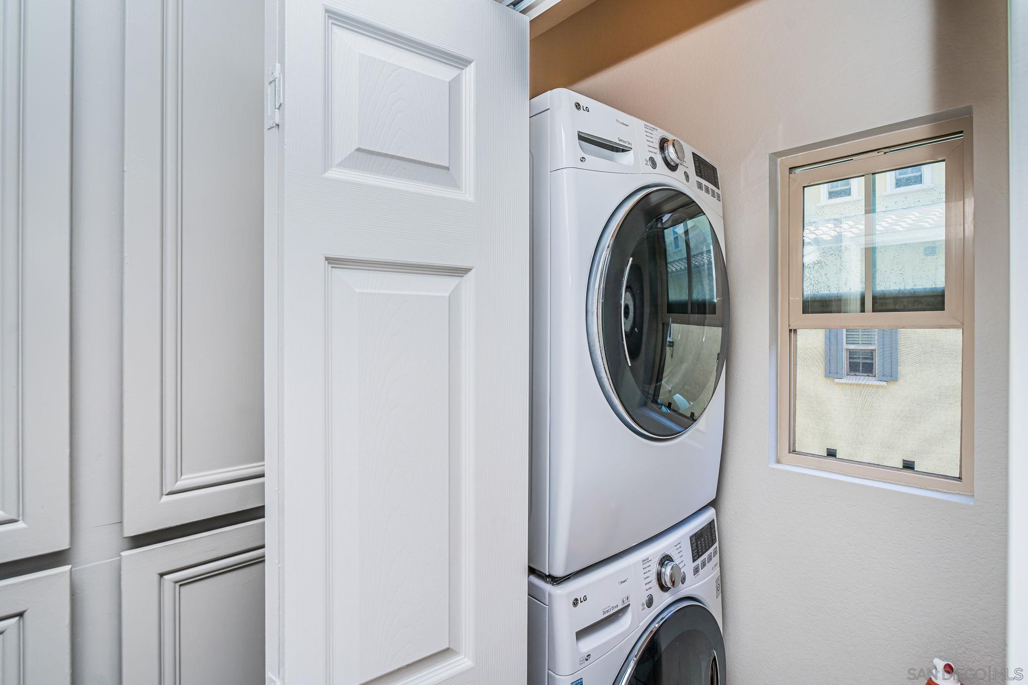 Detail Gallery Image 10 of 47 For 2556  Escala Circle, San Diego,  CA 92108 - 2 Beds | 2/1 Baths