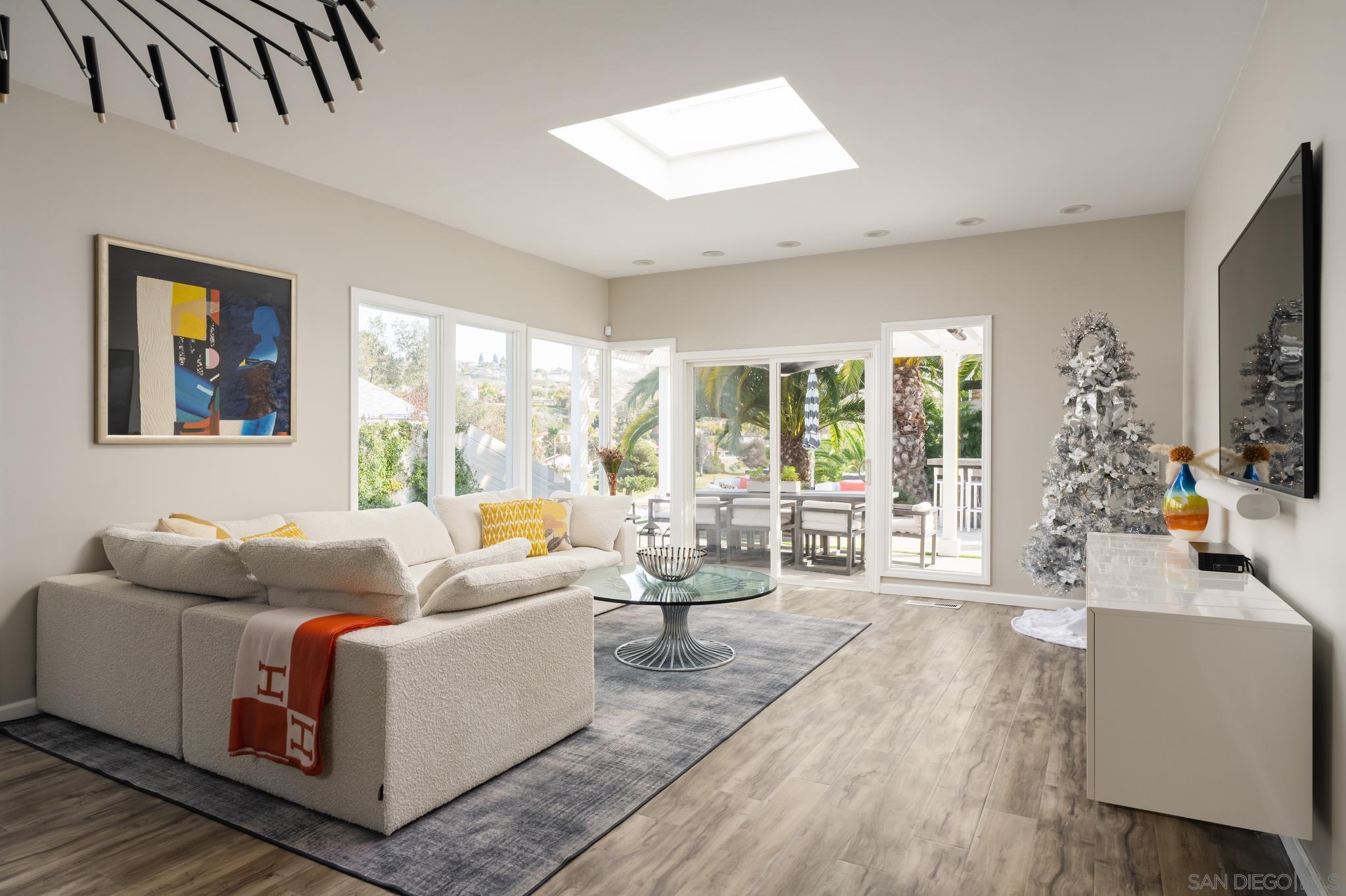 Detail Gallery Image 17 of 46 For 7026  Estrella De Mar Rd, Carlsbad,  CA 92009 - 5 Beds | 3/1 Baths