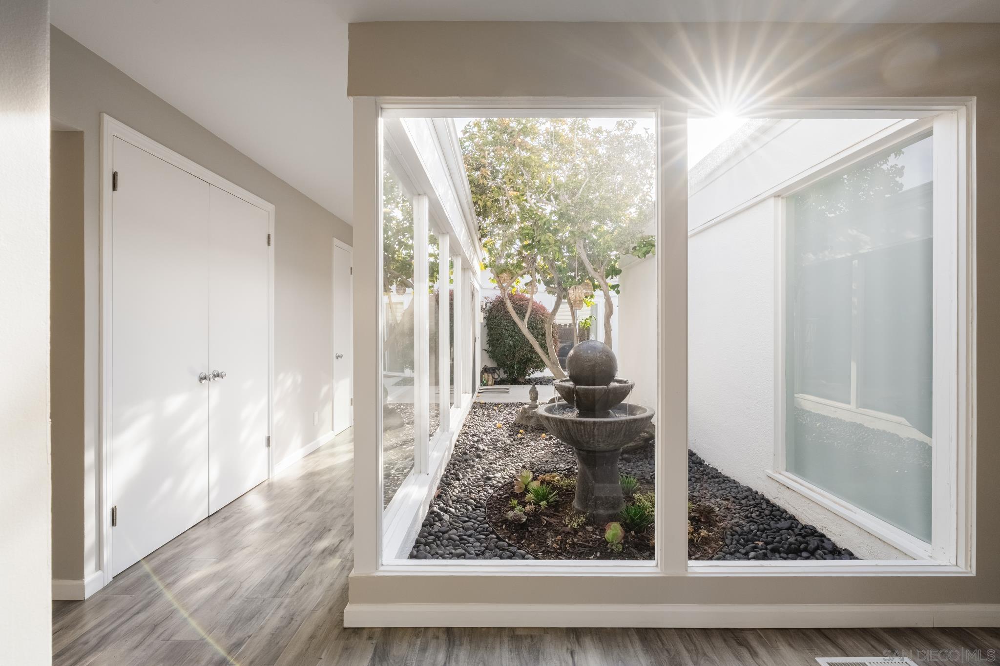 Detail Gallery Image 7 of 46 For 7026  Estrella De Mar Rd, Carlsbad,  CA 92009 - 5 Beds | 3/1 Baths