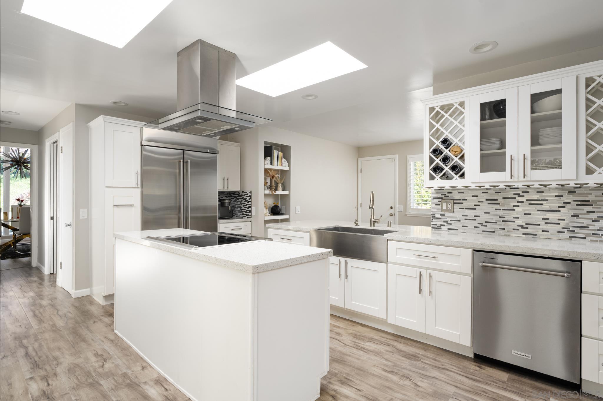 Detail Gallery Image 10 of 46 For 7026  Estrella De Mar Rd, Carlsbad,  CA 92009 - 5 Beds | 3/1 Baths