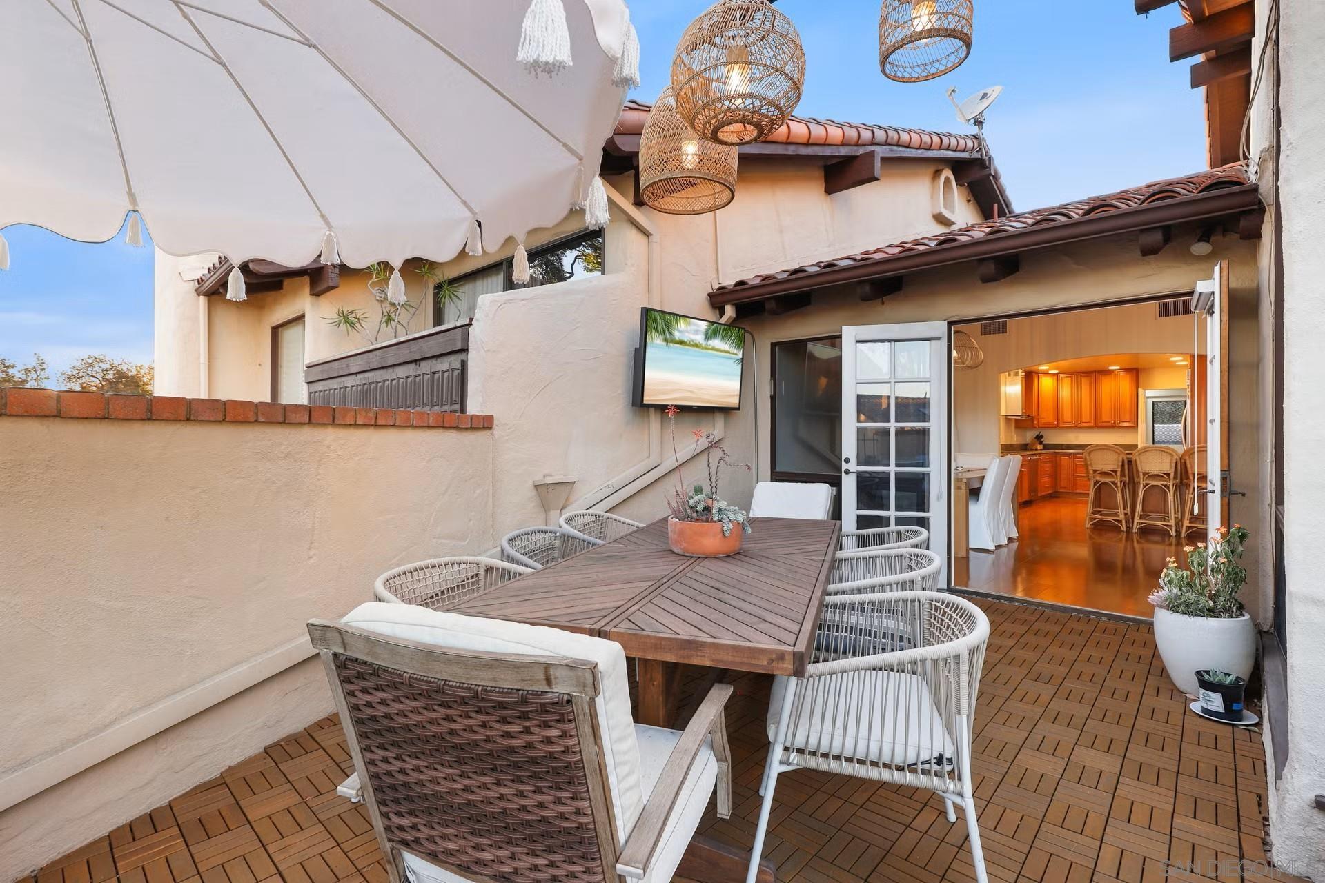 Detail Gallery Image 17 of 29 For 16936  via De Santa Fe, Rancho Santa Fe,  CA 92067 - 3 Beds | 2 Baths