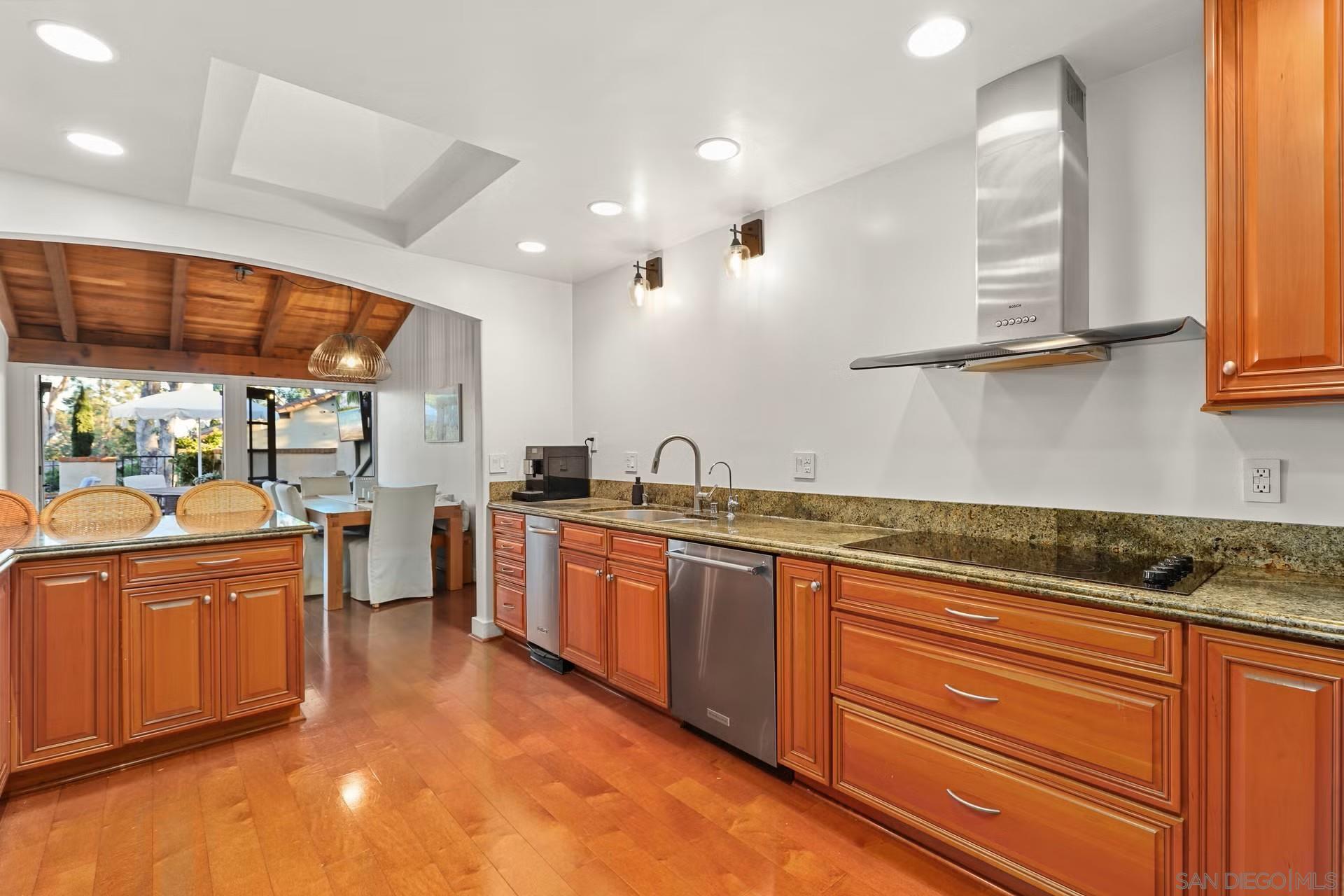 Detail Gallery Image 5 of 29 For 16936  via De Santa Fe, Rancho Santa Fe,  CA 92067 - 3 Beds | 2 Baths