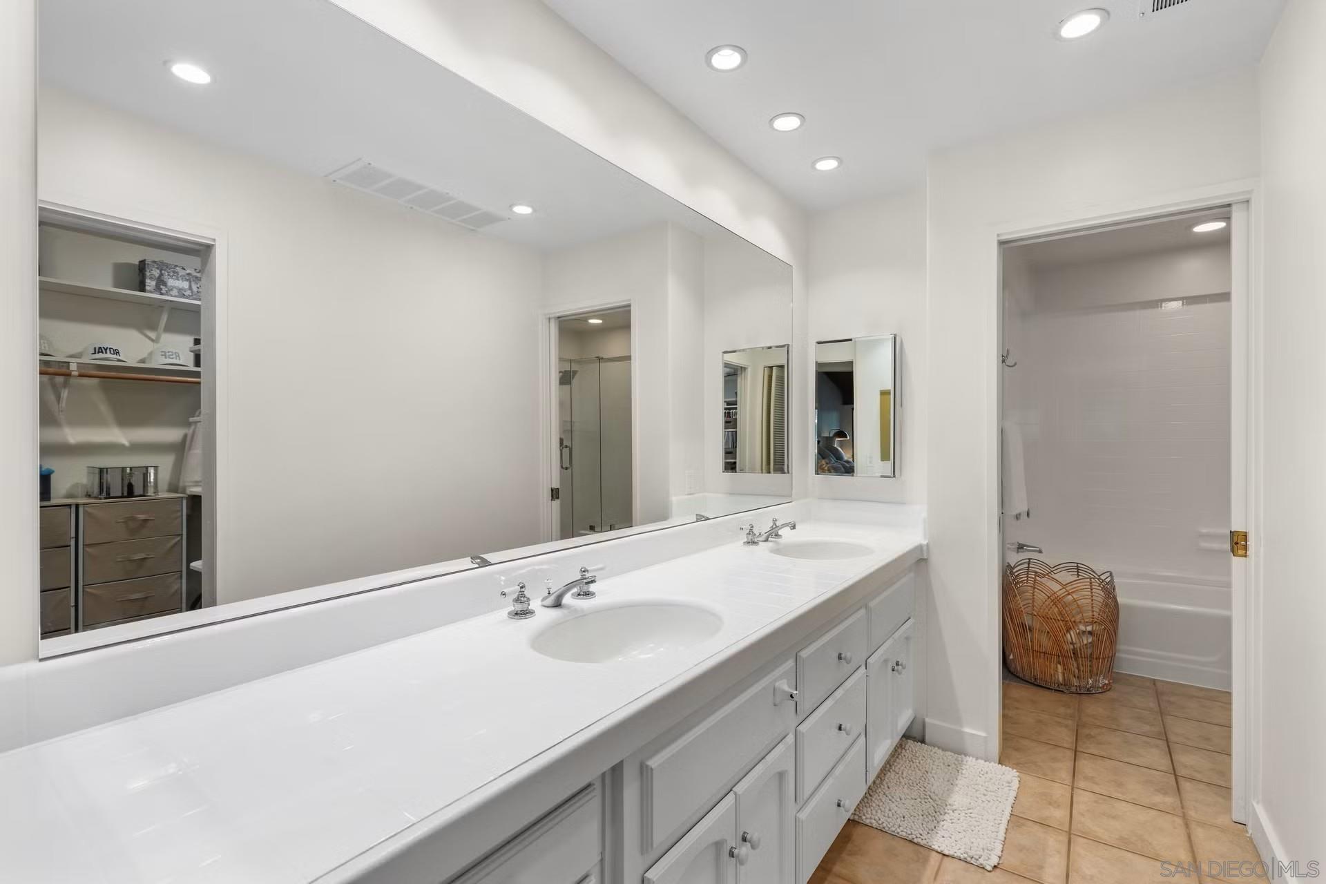 Detail Gallery Image 10 of 29 For 16936  via De Santa Fe, Rancho Santa Fe,  CA 92067 - 3 Beds | 2 Baths