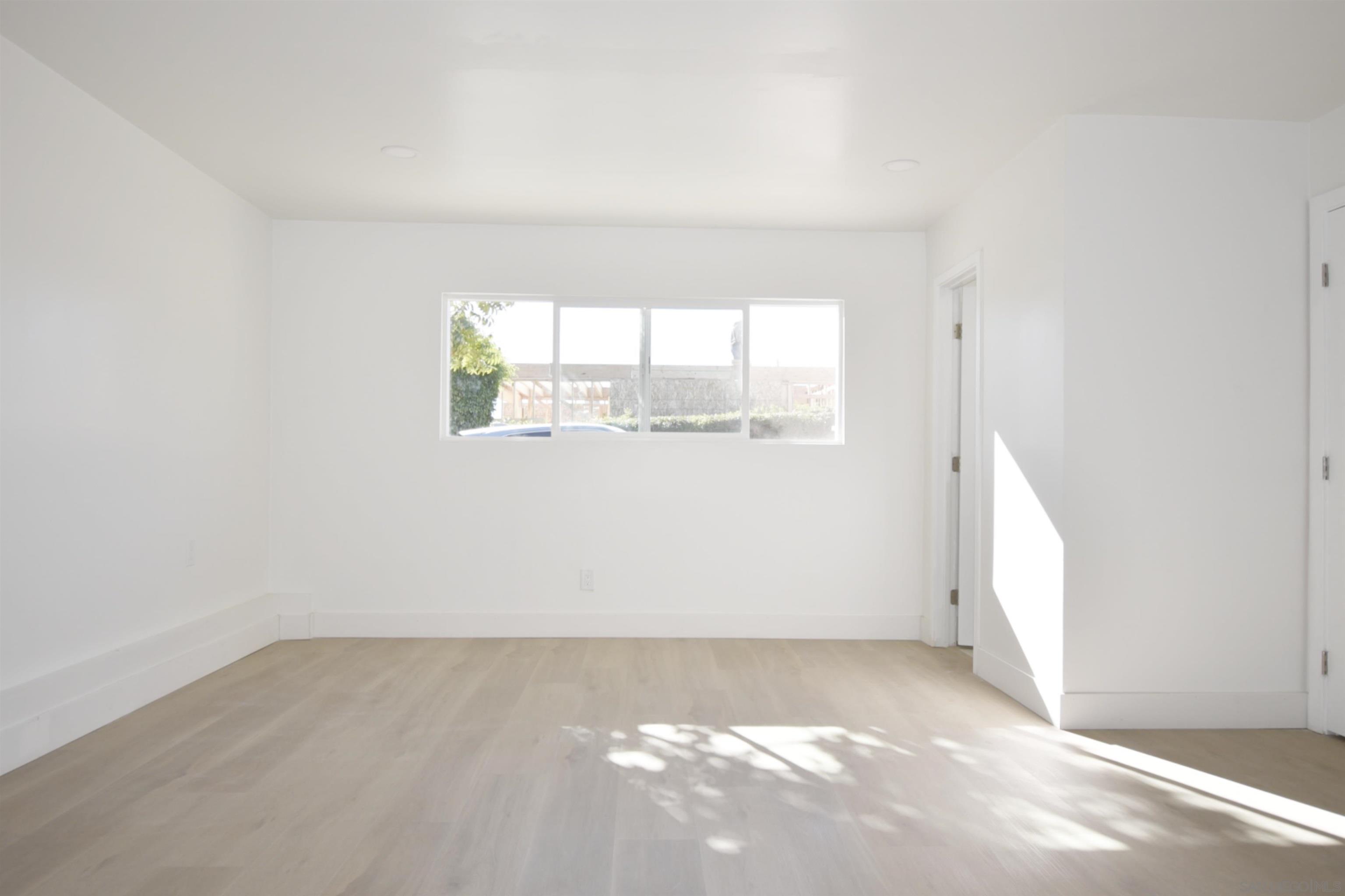 Detail Gallery Image 15 of 44 For 4646  Coconino Way, San Diego,  CA 92117 - 4 Beds | 3 Baths