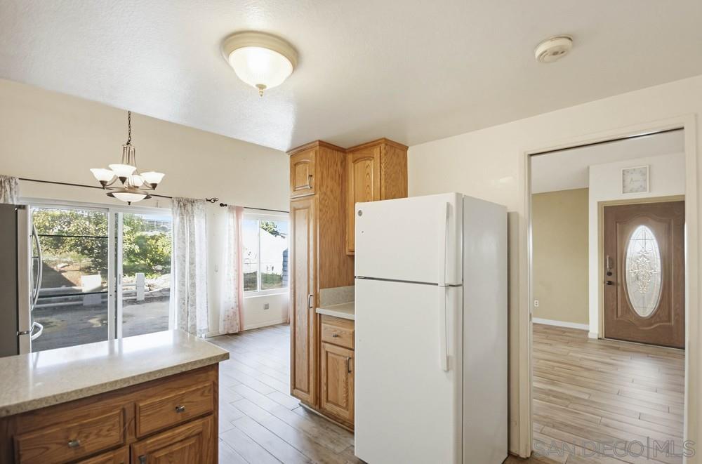 Detail Gallery Image 11 of 27 For 7044  Deerhurst Court, San Diego,  CA 92139 - 4 Beds | 2 Baths