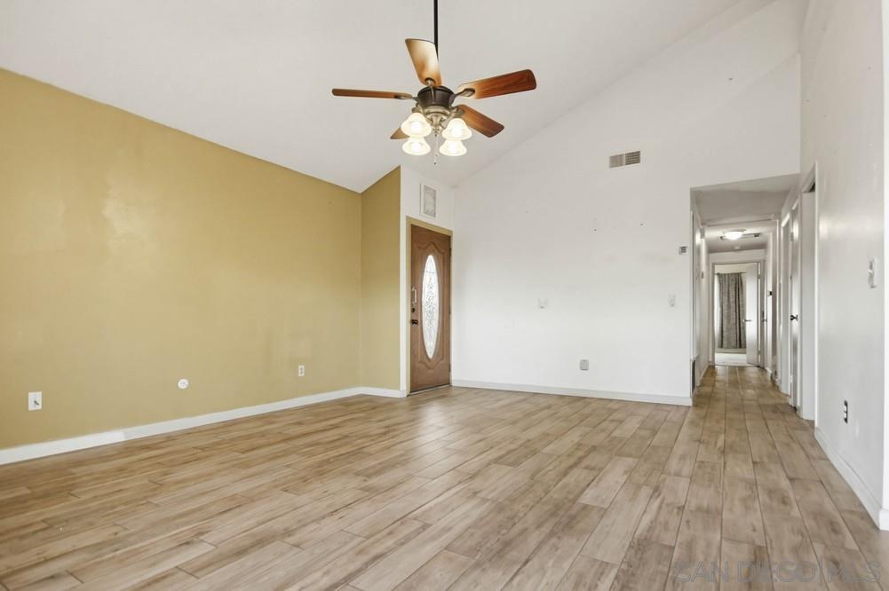 Detail Gallery Image 7 of 27 For 7044  Deerhurst Court, San Diego,  CA 92139 - 4 Beds | 2 Baths