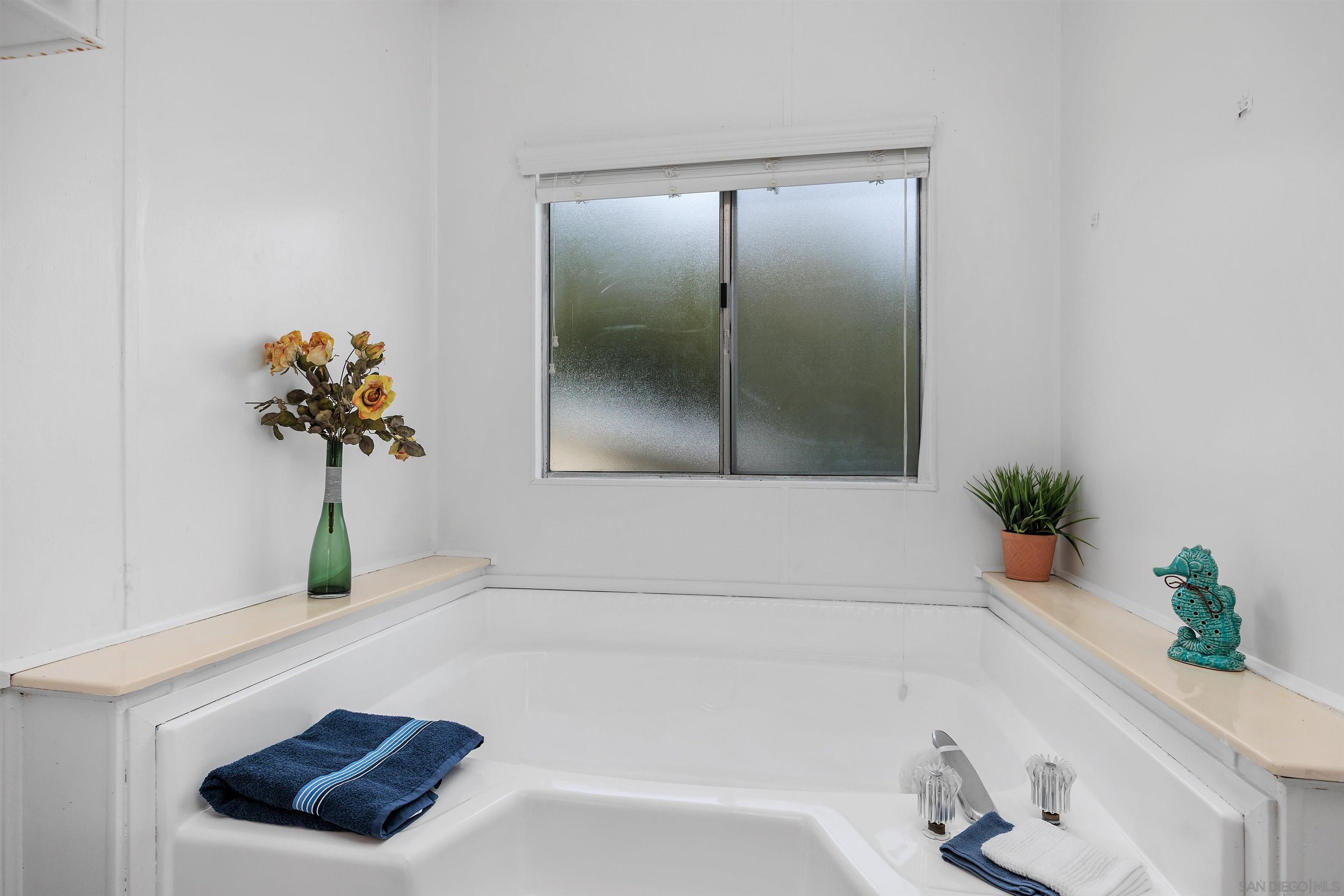 Detail Gallery Image 31 of 38 For 4616 N River Rd  89, Oceanside,  CA 92057 - 2 Beds | 2 Baths