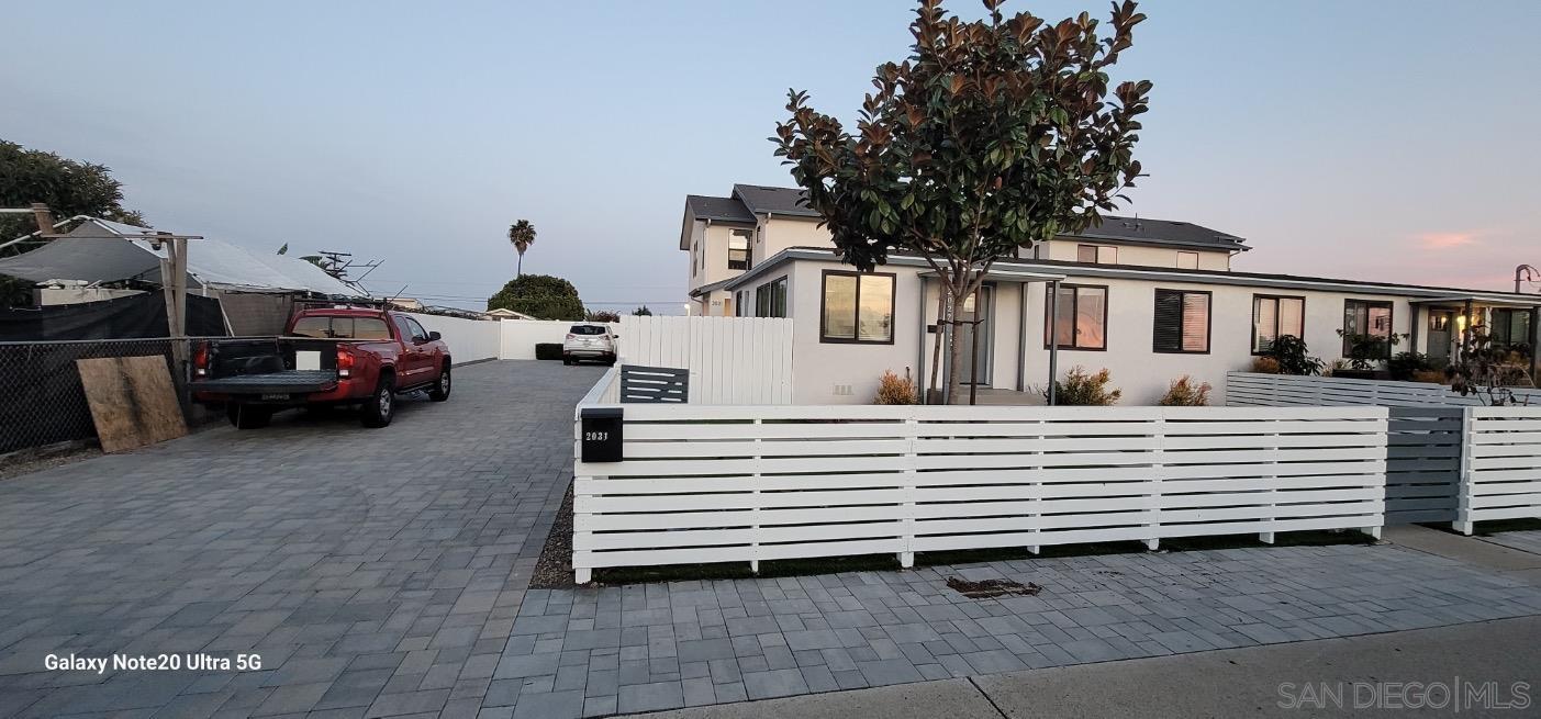 Front Image Thumbnail for SD250046183