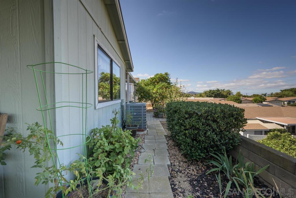 Detail Gallery Image 4 of 24 For 1811  Lynx Glen, Escondido,  CA 92026 - 2 Beds | 2 Baths