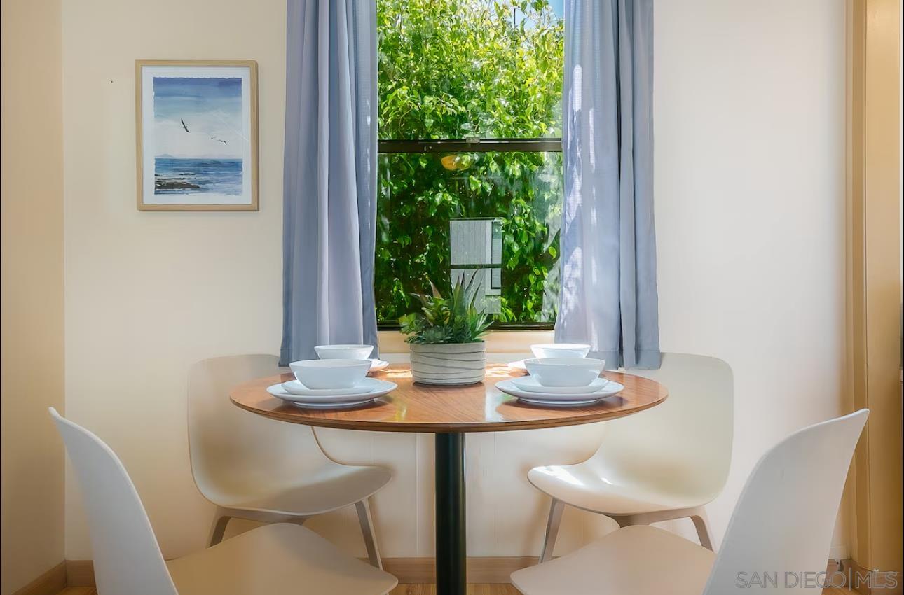 Detail Gallery Image 19 of 30 For 370-72  Nautilus St, La Jolla,  CA 92037 - – Beds | – Baths