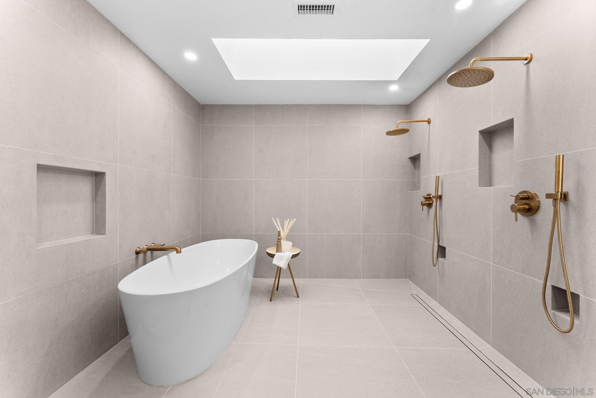 Detail Gallery Image 17 of 38 For 4665  Arizona St, San Diego,  CA 92116 - 5 Beds | 3/1 Baths