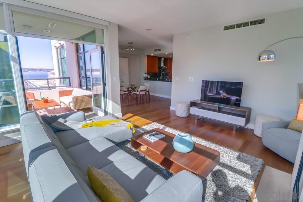 Detail Gallery Image 6 of 38 For 1199  Pacific Hwy  1204, San Diego,  CA 92101 - 2 Beds | 2 Baths