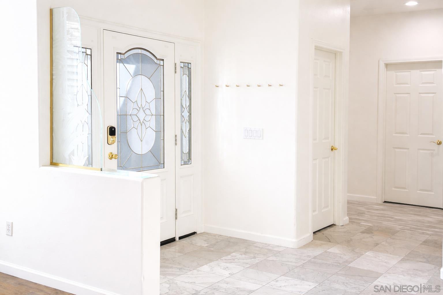 Detail Gallery Image 3 of 21 For 832  Legacy, San Marcos,  CA 92069 - 3 Beds | 3 Baths