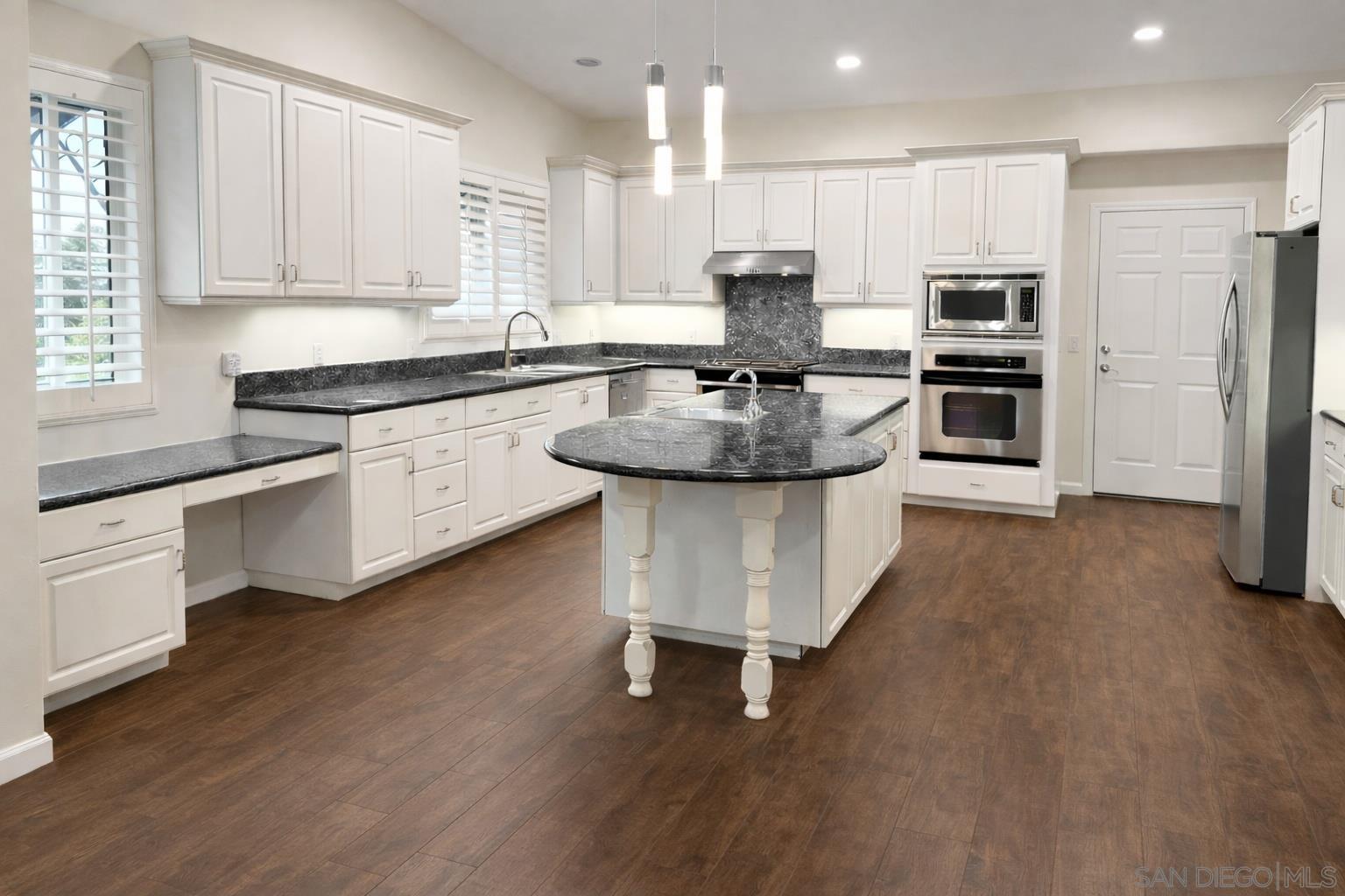 Detail Gallery Image 7 of 21 For 832  Legacy, San Marcos,  CA 92069 - 3 Beds | 3 Baths