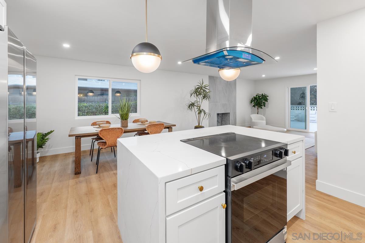 Front Image Thumbnail for SD250046190