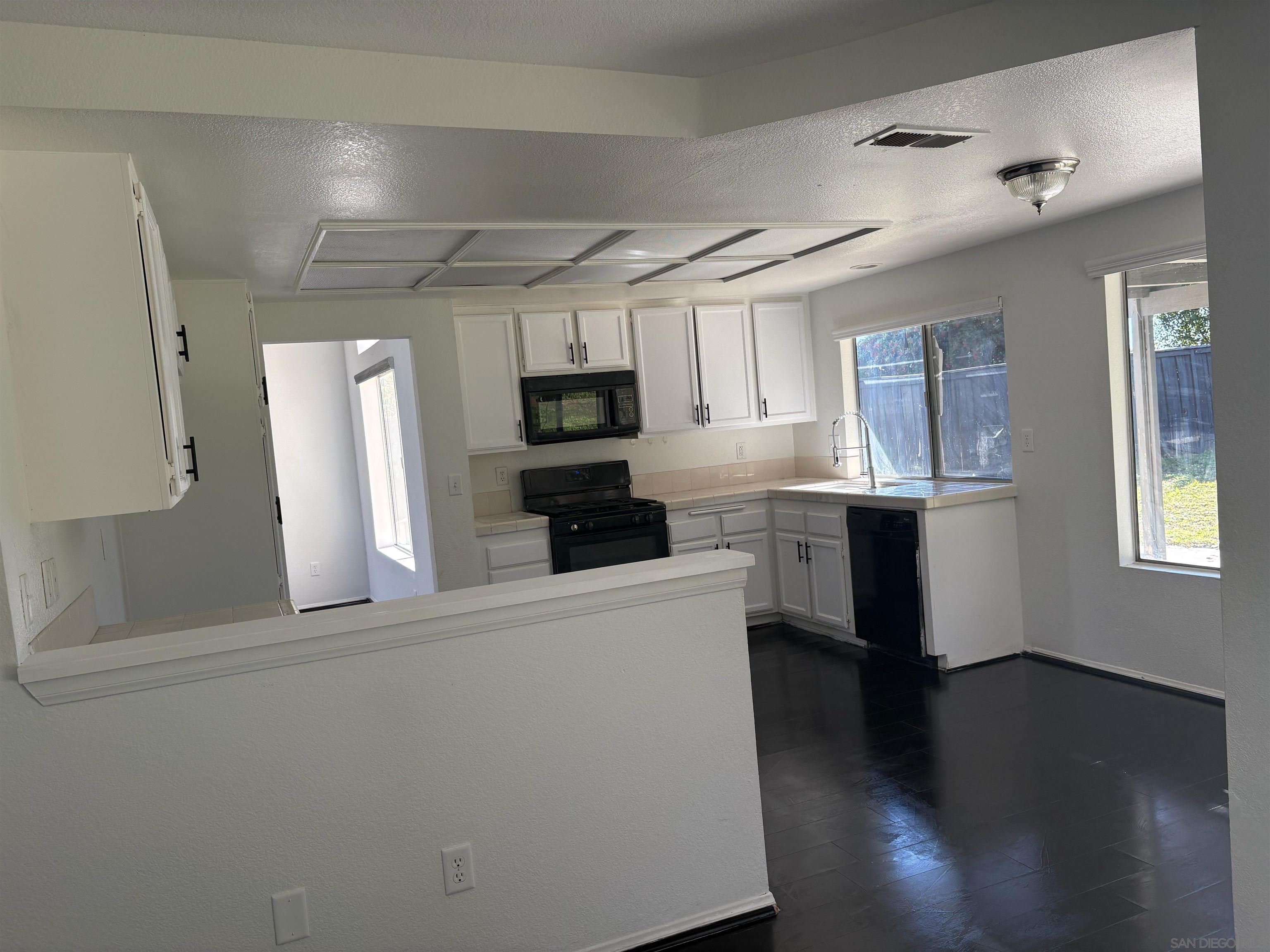 Detail Gallery Image 10 of 26 For 24583  Jacarte Drive, Murrieta,  CA 92562 - 3 Beds | 2/1 Baths