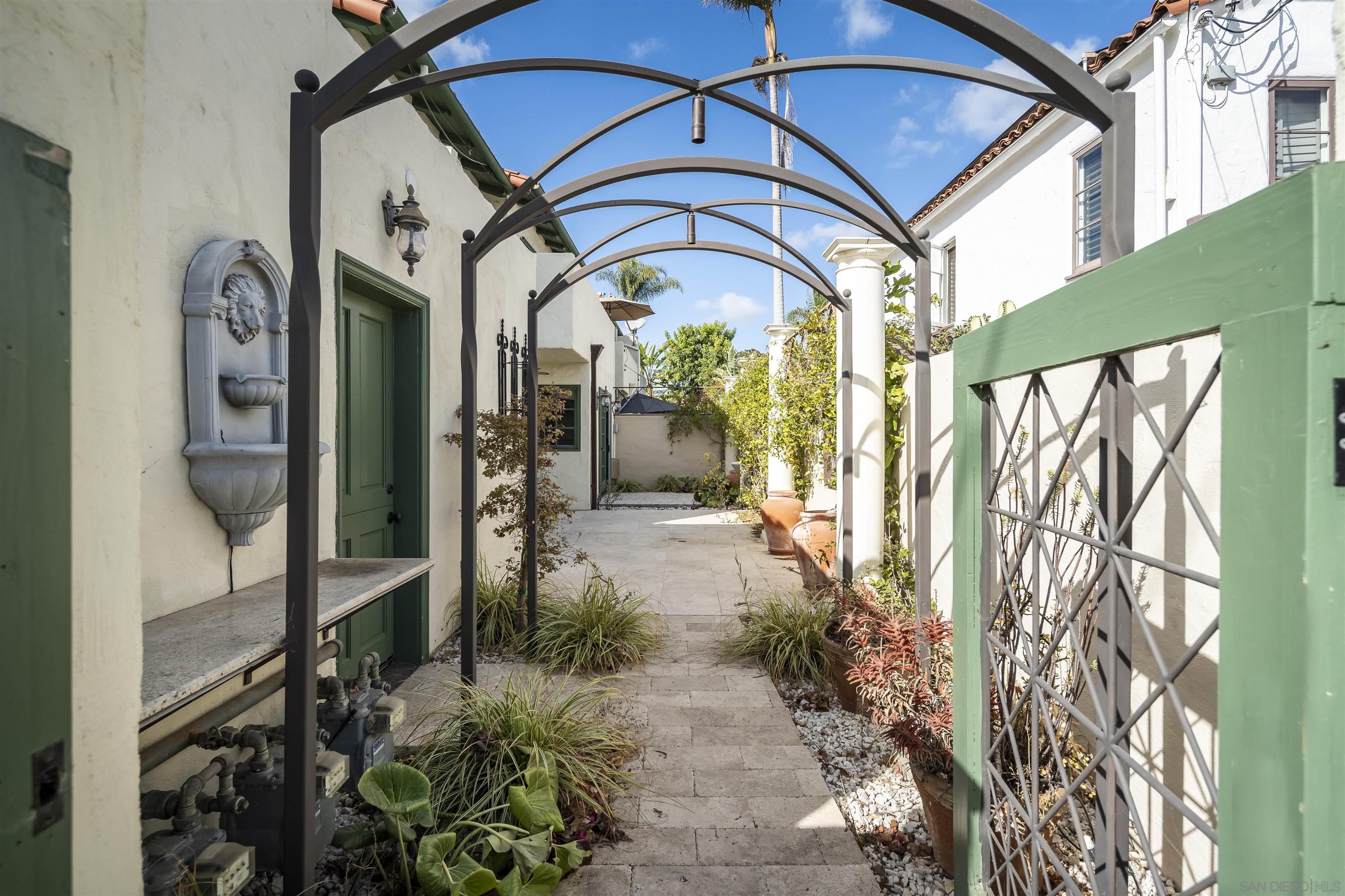 Detail Gallery Image 34 of 39 For 6129  La Flecha, Rancho Santa Fe,  CA 92067 - 4 Beds | 3/1 Baths