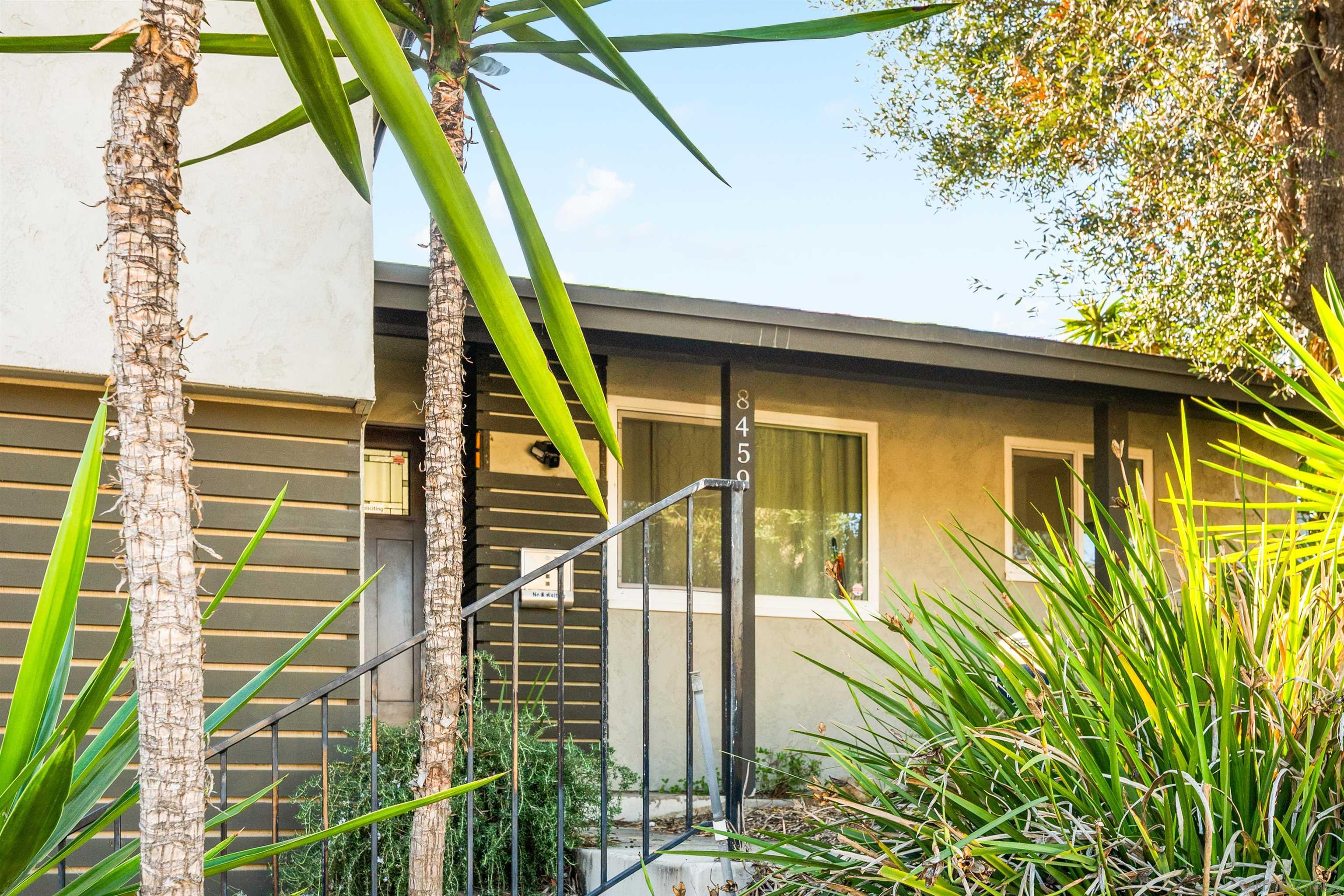 Detail Gallery Image 3 of 31 For 8459  Tommy Dr, San Diego,  CA 92119 - 4 Beds | 2/1 Baths