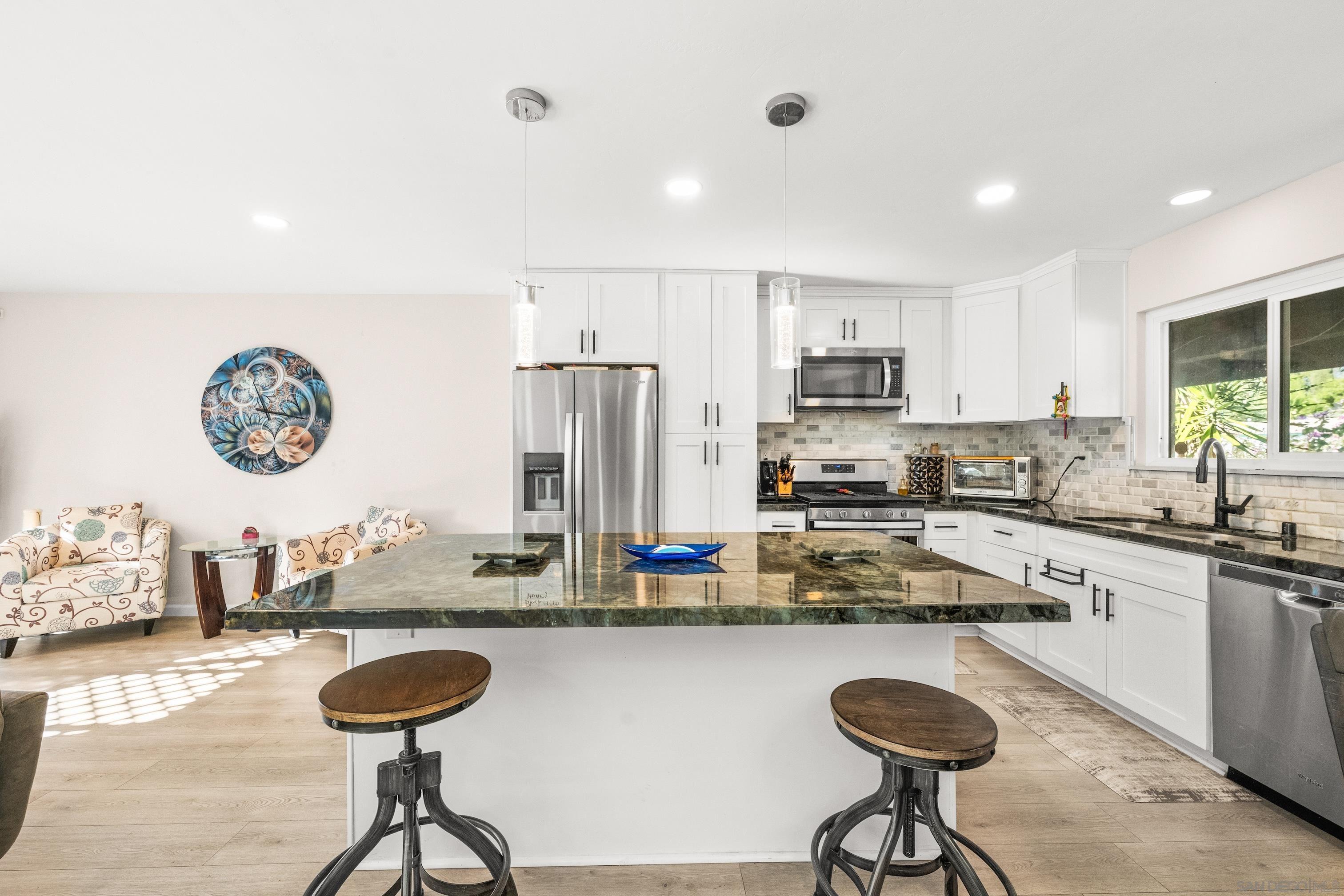 Detail Gallery Image 6 of 31 For 8459  Tommy Dr, San Diego,  CA 92119 - 4 Beds | 2/1 Baths