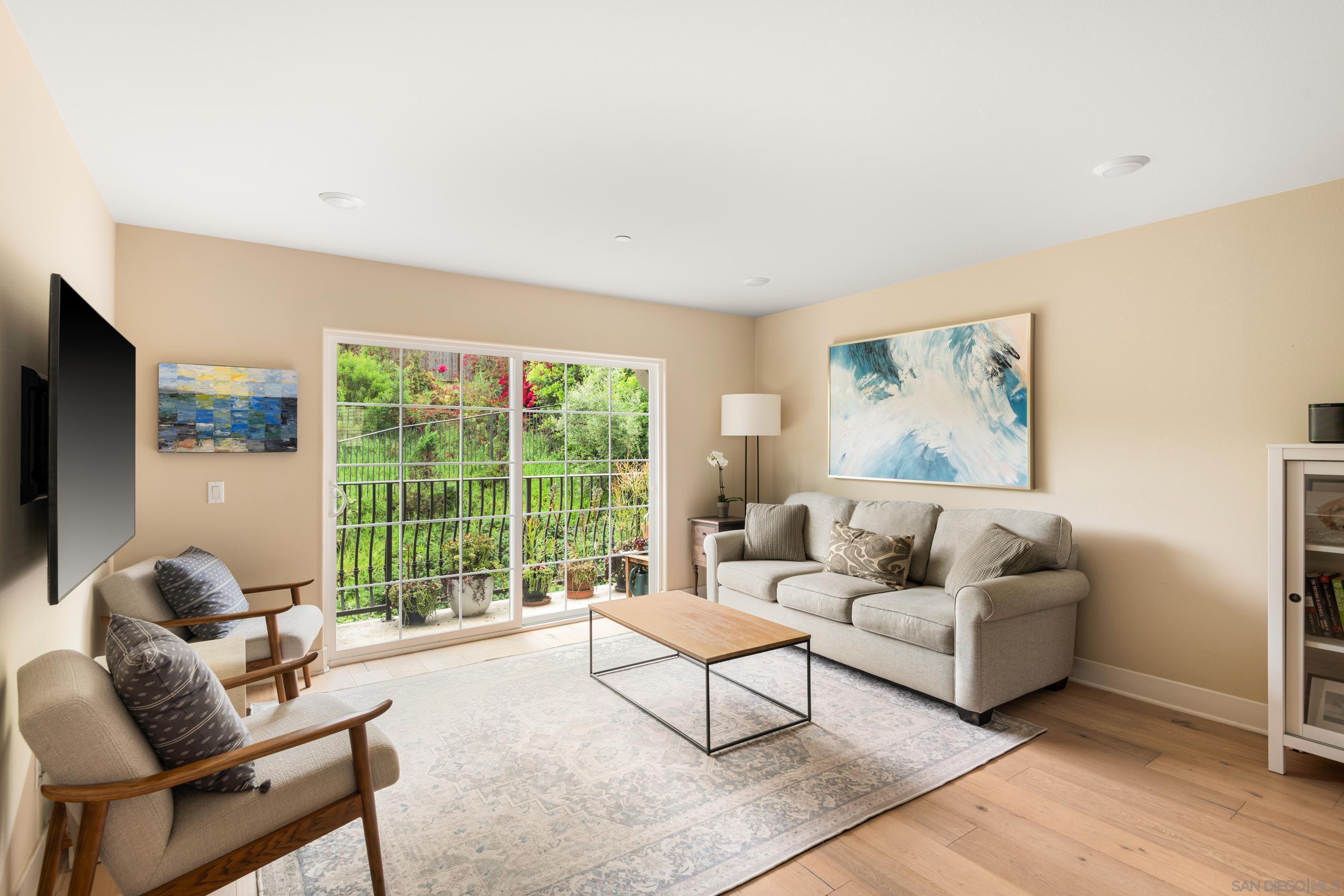 Detail Gallery Image 13 of 30 For 2406  Torrey Pines Rd  #152,  La Jolla,  CA 92037 - 3 Beds | 2/1 Baths