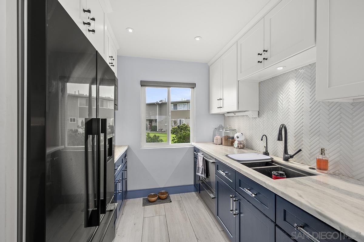 Detail Gallery Image 5 of 31 For 5746  Ferber Street, San Diego,  CA 92122 - 2 Beds | 1/1 Baths