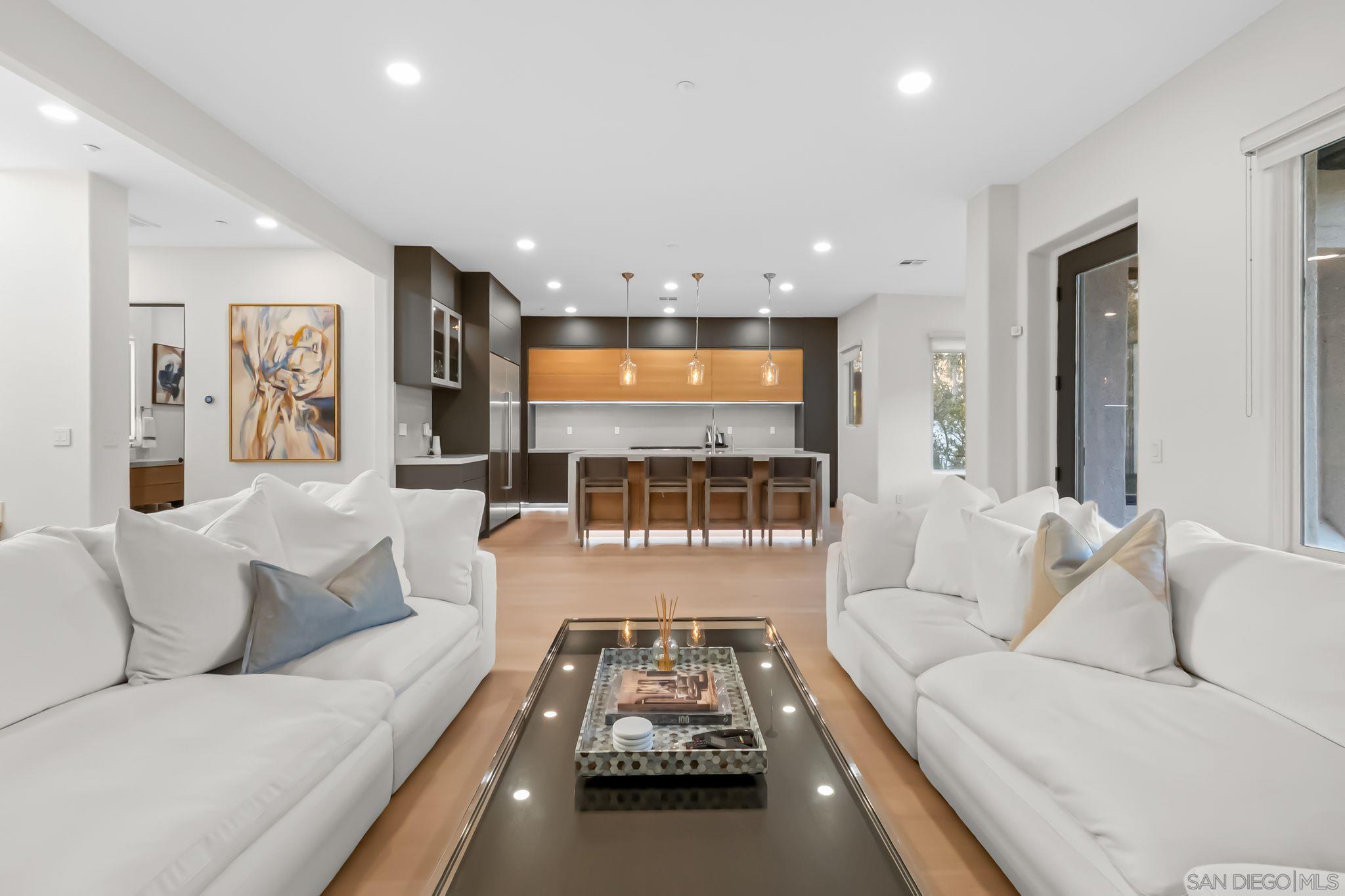 Front Image Thumbnail for SD250046203