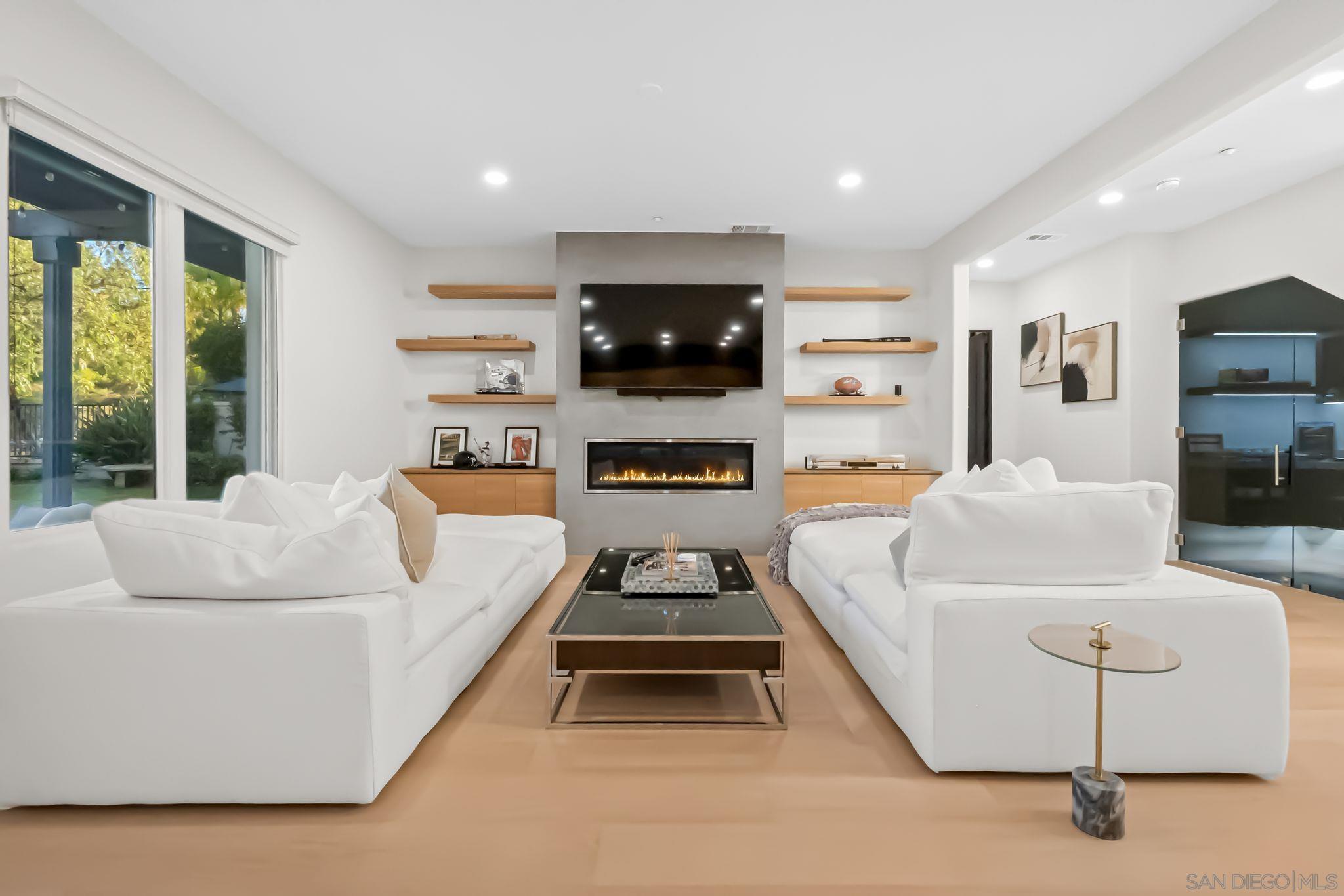 Detail Gallery Image 2 of 62 For 16829  Going My Way, San Diego,  CA 92127 - 4 Beds | 4 Baths