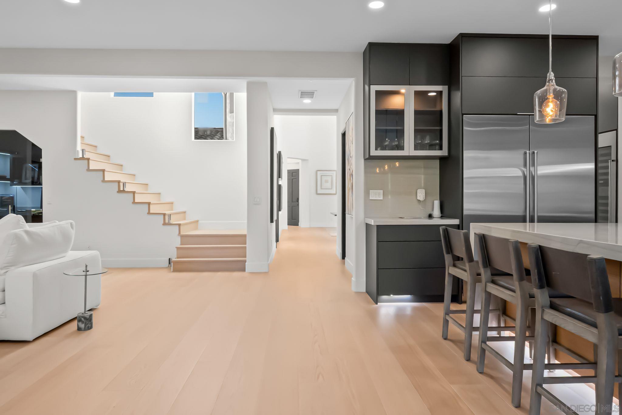 Detail Gallery Image 4 of 62 For 16829  Going My Way, San Diego,  CA 92127 - 4 Beds | 4 Baths