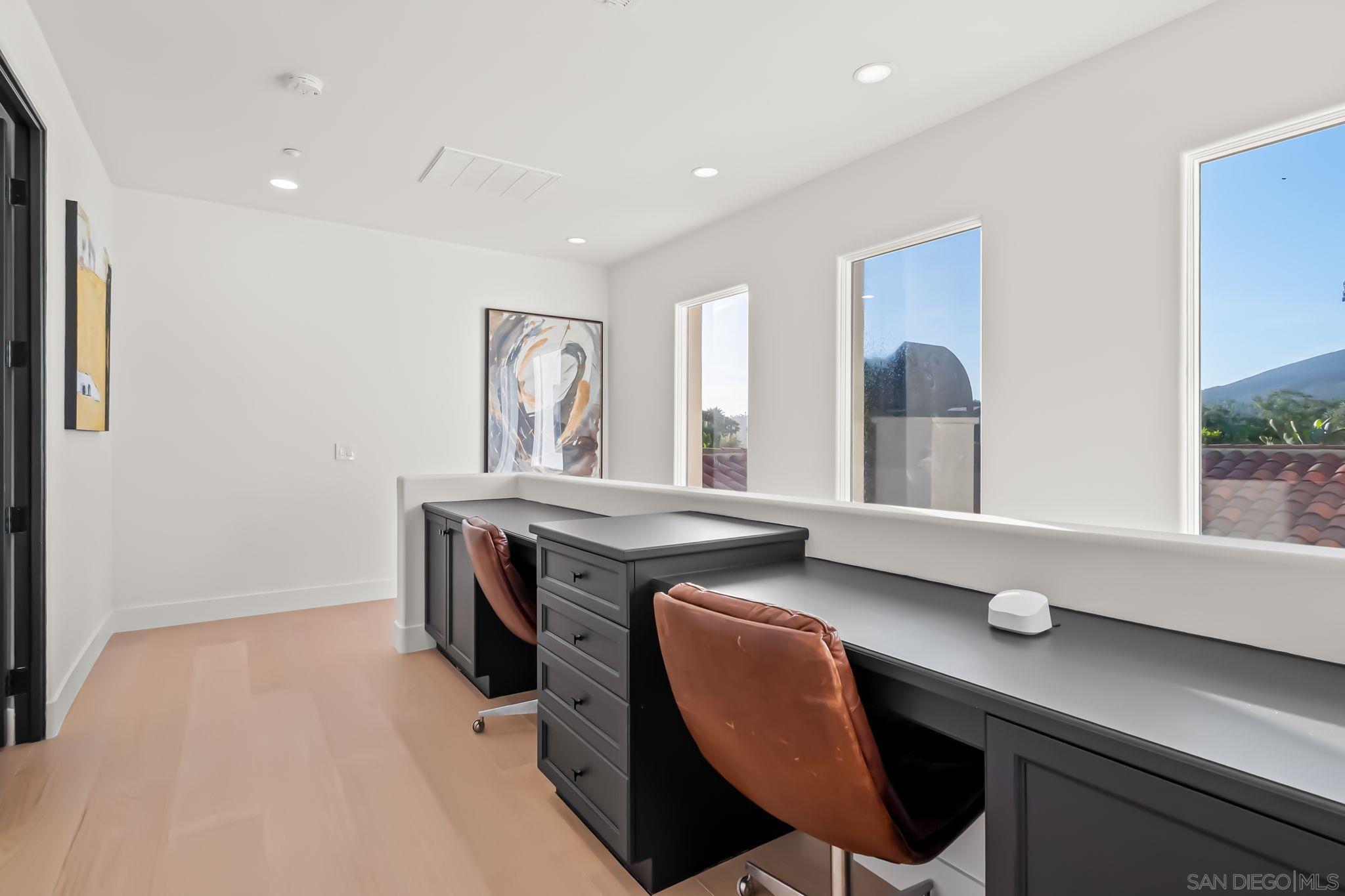 Detail Gallery Image 34 of 62 For 16829  Going My Way, San Diego,  CA 92127 - 4 Beds | 4 Baths