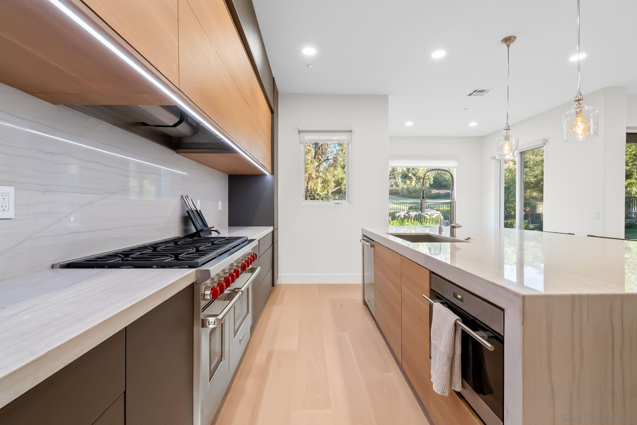 Detail Gallery Image 8 of 62 For 16829  Going My Way, San Diego,  CA 92127 - 4 Beds | 4 Baths