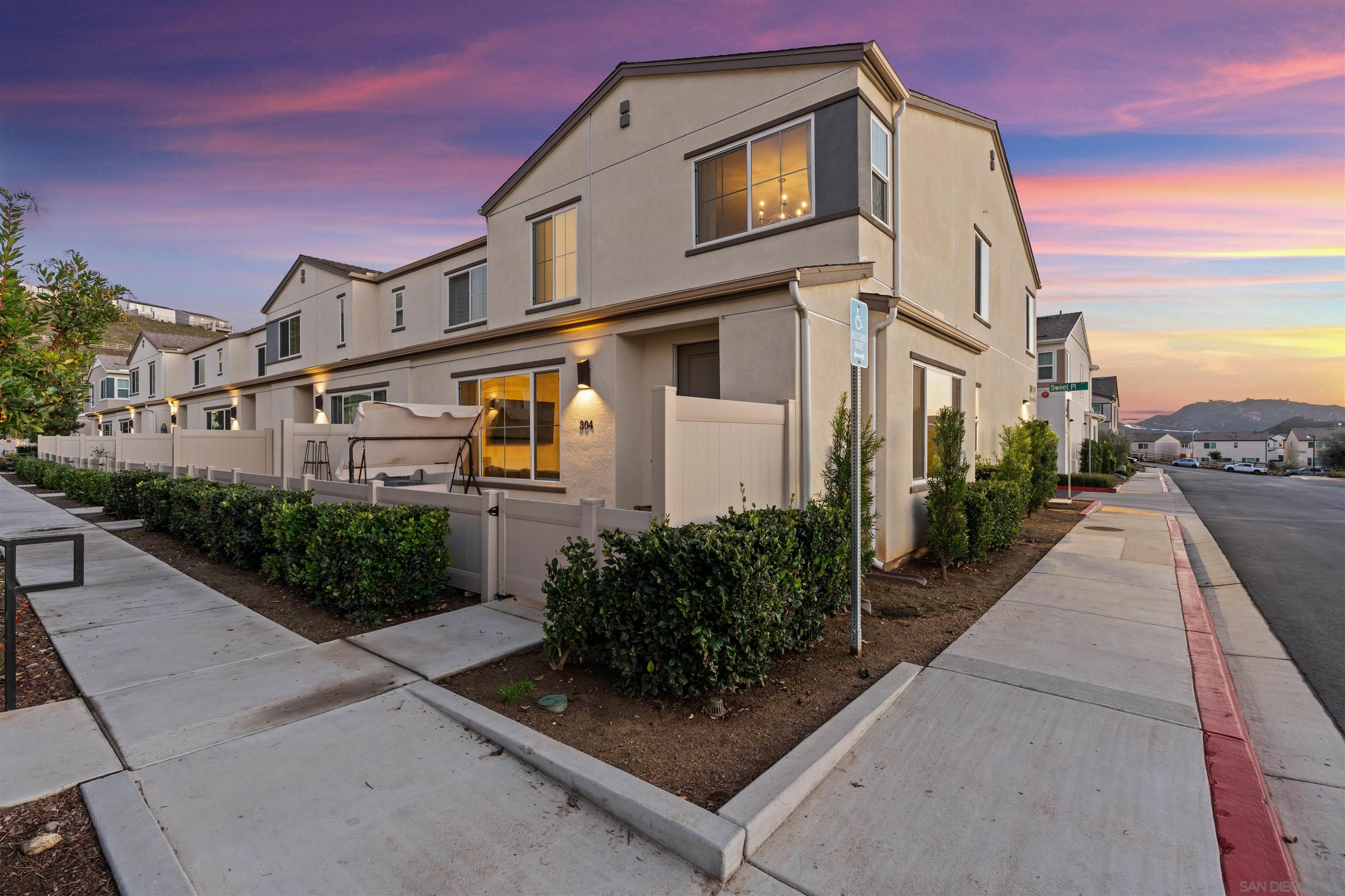 Detail Gallery Image 2 of 48 For 304  Sweet Place, Fallbrook,  CA 92028 - 4 Beds | 2/1 Baths
