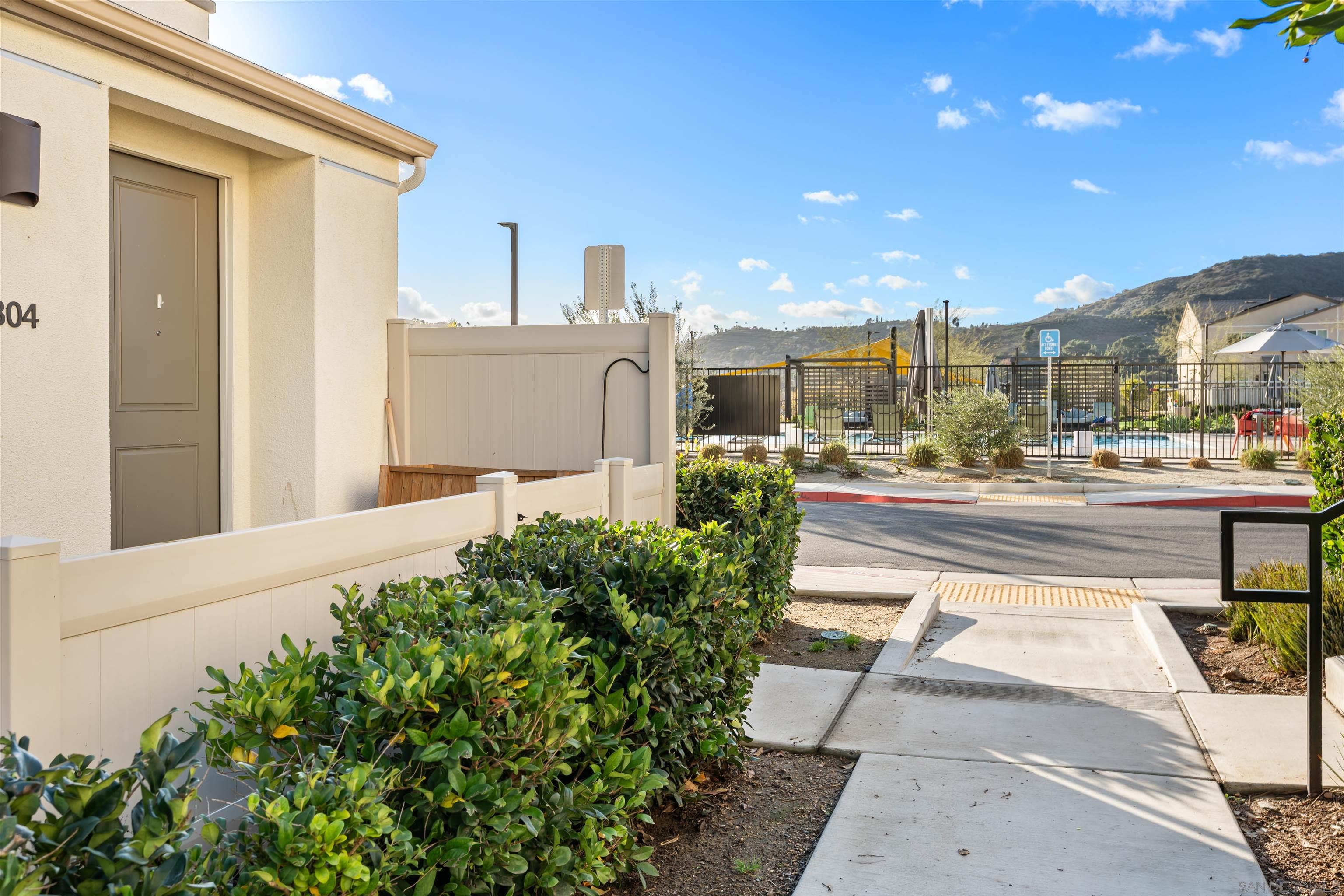 Detail Gallery Image 32 of 48 For 304  Sweet Place, Fallbrook,  CA 92028 - 4 Beds | 2/1 Baths