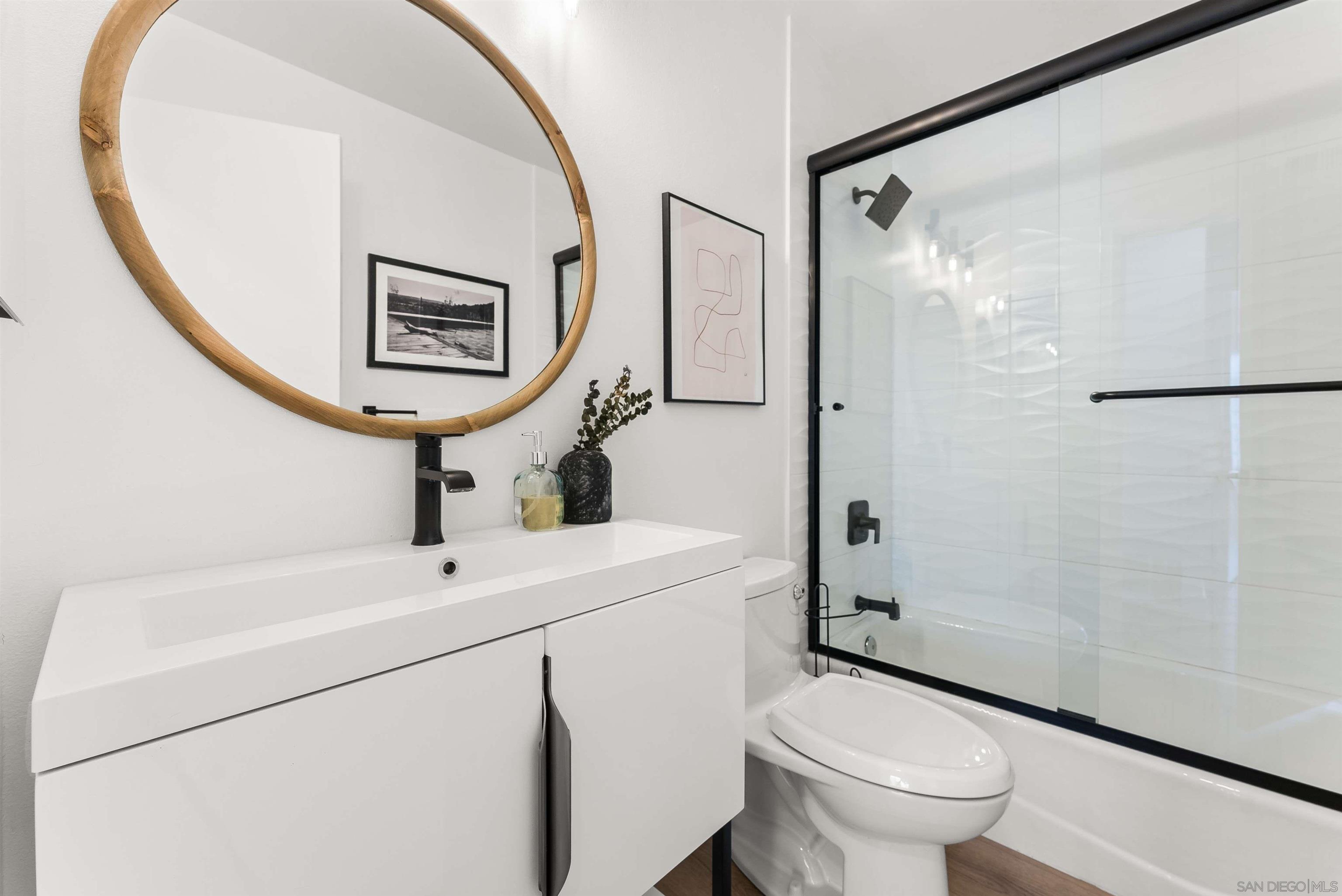 Detail Gallery Image 9 of 21 For 3546  Seahorn Cir, San Diego,  CA 92130 - 2 Beds | 2 Baths