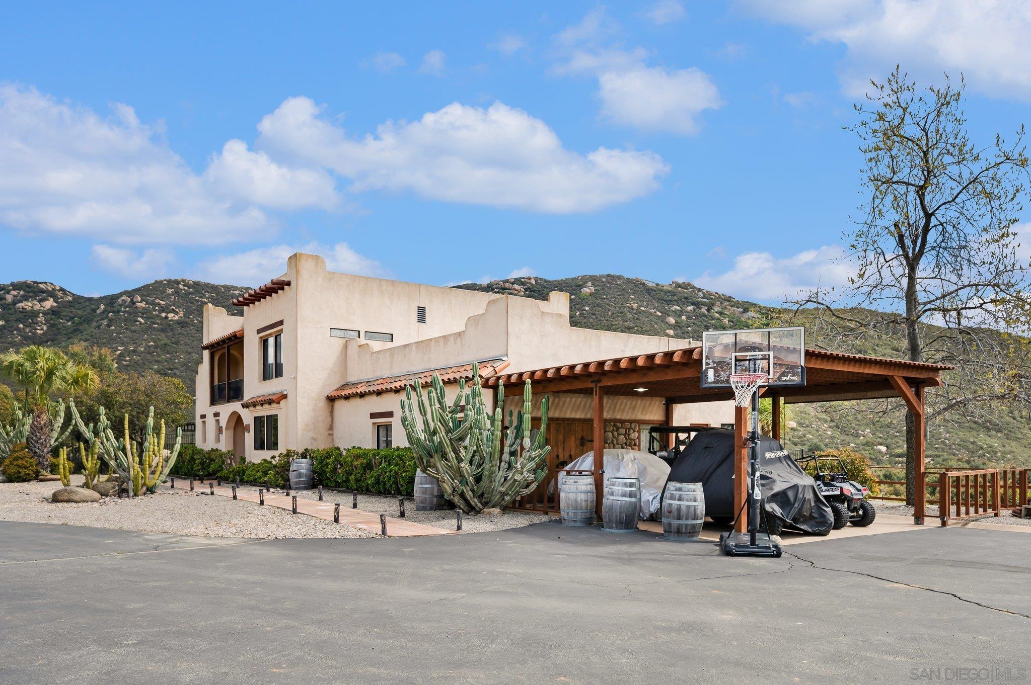 Detail Gallery Image 3 of 71 For 17287  Oak Hollow Road, Ramona,  CA 92065 - 5 Beds | 3/1 Baths