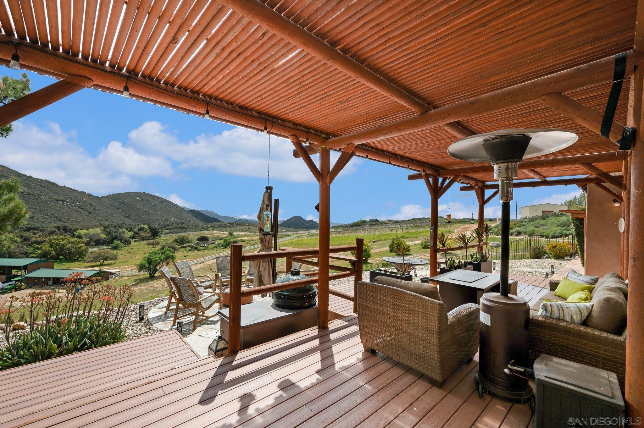 Detail Gallery Image 4 of 71 For 17287  Oak Hollow Road, Ramona,  CA 92065 - 5 Beds | 3/1 Baths