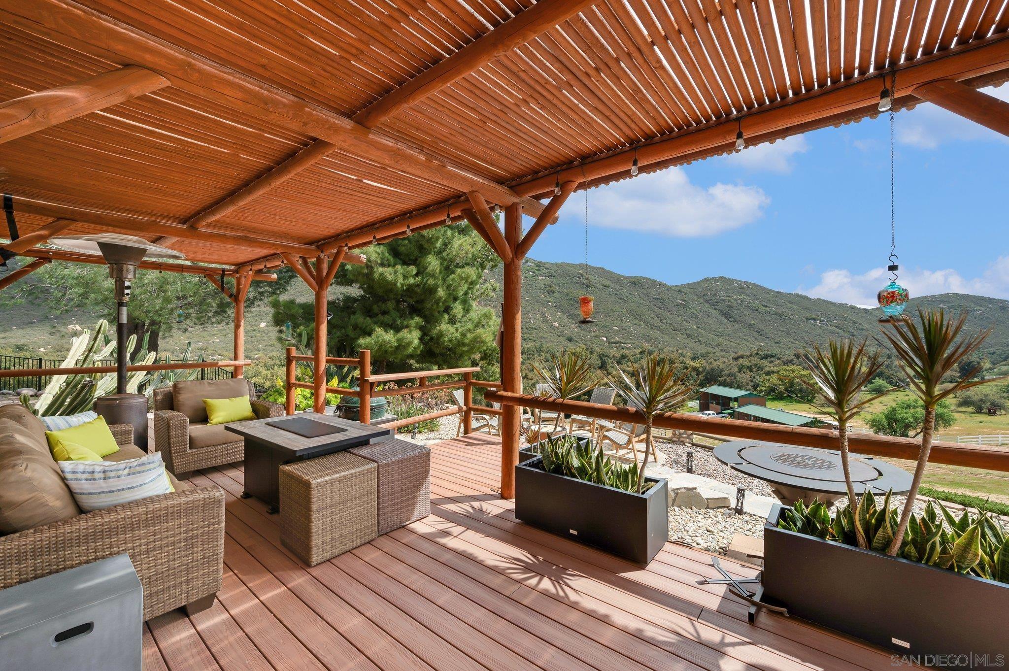 Detail Gallery Image 5 of 71 For 17287  Oak Hollow Road, Ramona,  CA 92065 - 5 Beds | 3/1 Baths