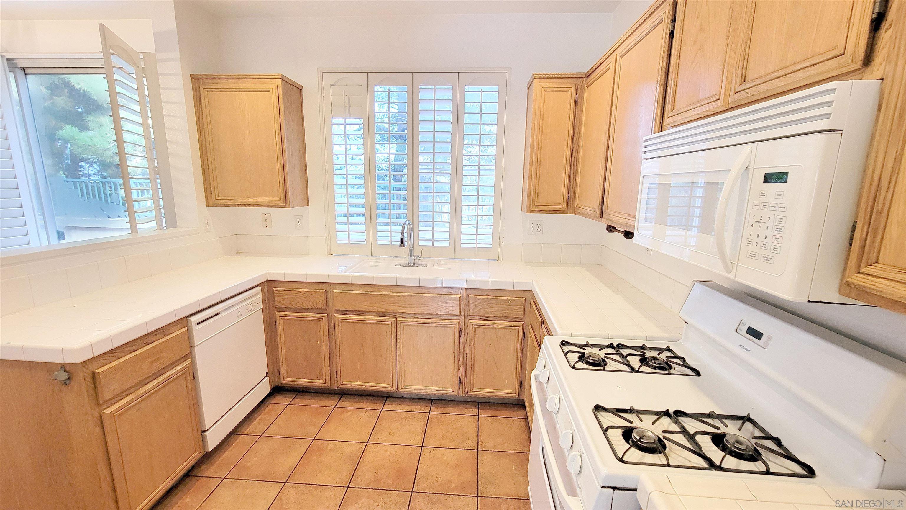 Detail Gallery Image 7 of 28 For 1205  Calle Tesoro, Chula Vista,  CA 91915 - 3 Beds | 2/1 Baths