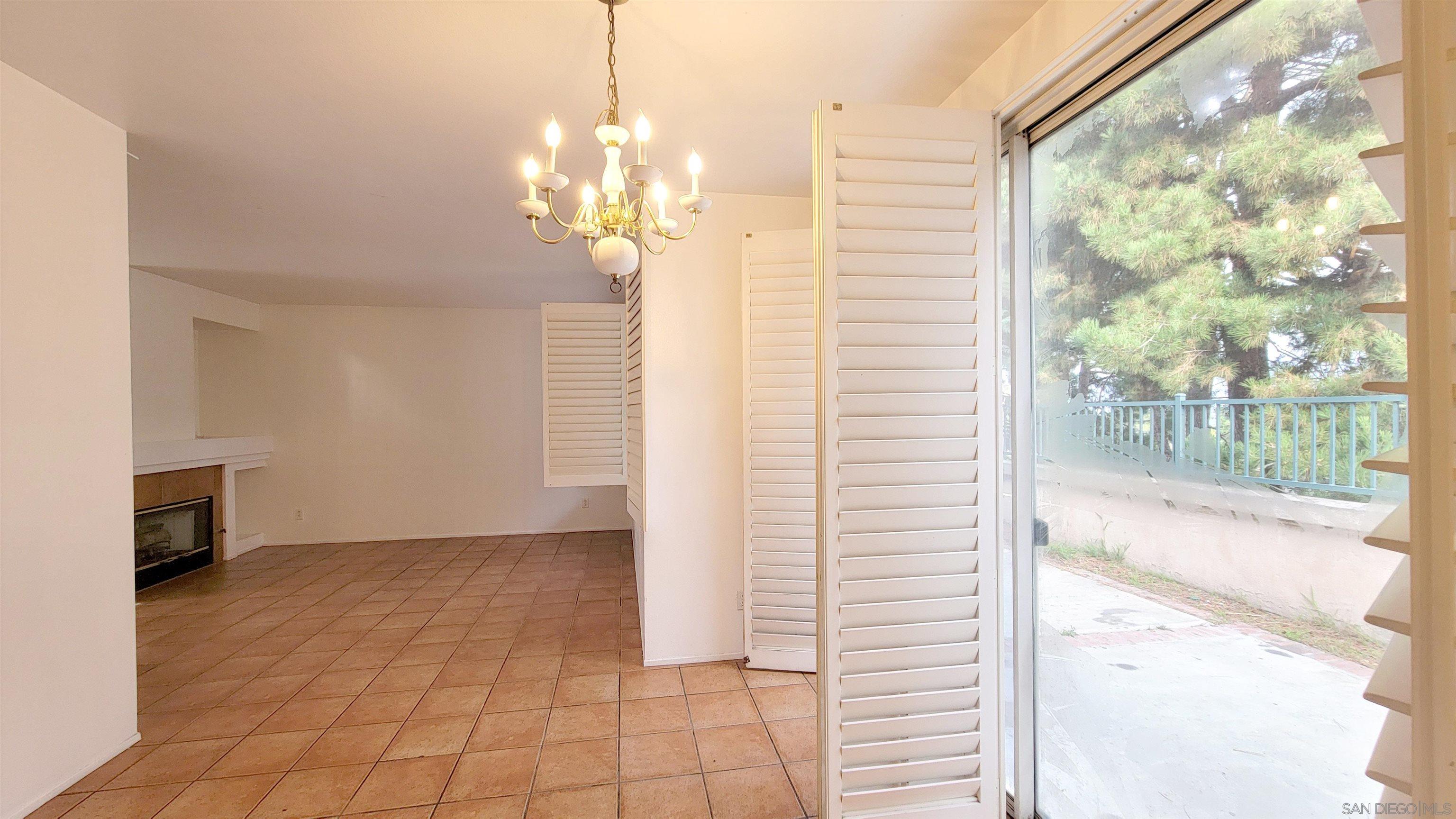 Detail Gallery Image 10 of 28 For 1205  Calle Tesoro, Chula Vista,  CA 91915 - 3 Beds | 2/1 Baths