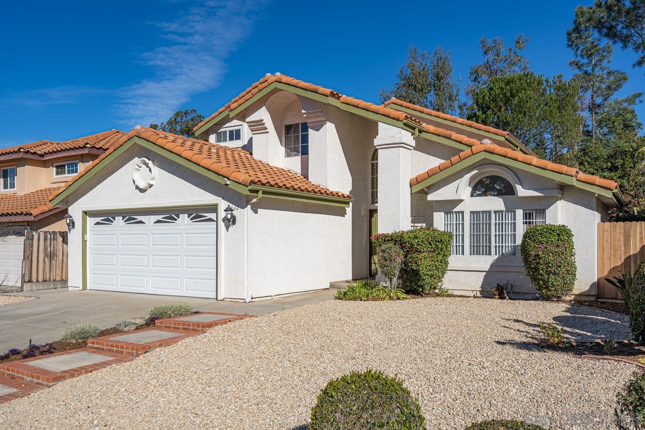 Detail Gallery Image 2 of 32 For 9244  Calle De Vista Oeste, San Diego,  CA 92129 - 4 Beds | 3 Baths