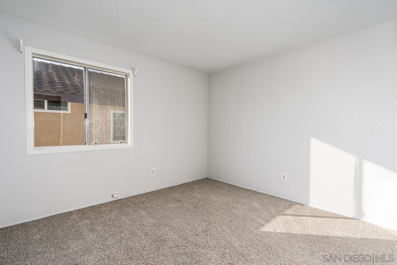 Detail Gallery Image 17 of 32 For 9244  Calle De Vista Oeste, San Diego,  CA 92129 - 4 Beds | 3 Baths