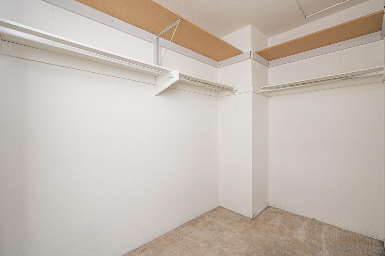 Detail Gallery Image 22 of 32 For 9244  Calle De Vista Oeste, San Diego,  CA 92129 - 4 Beds | 3 Baths