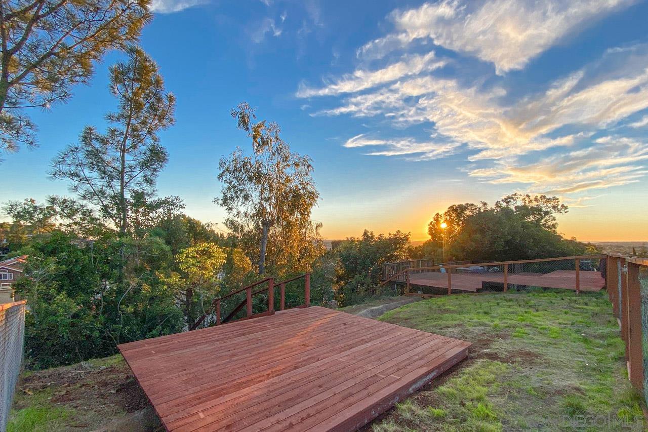 Detail Gallery Image 23 of 32 For 9244  Calle De Vista Oeste, San Diego,  CA 92129 - 4 Beds | 3 Baths