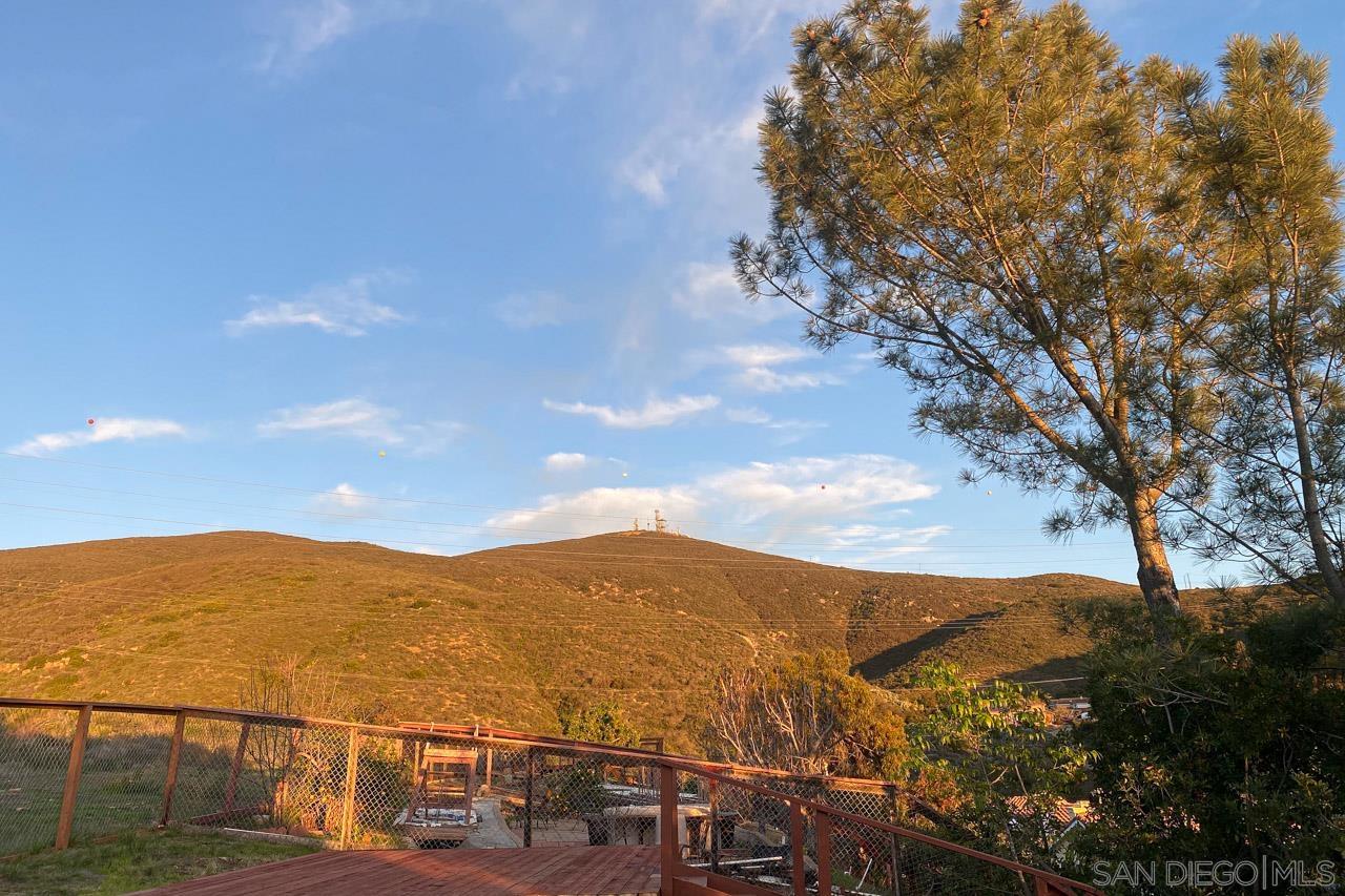 Detail Gallery Image 27 of 32 For 9244  Calle De Vista Oeste, San Diego,  CA 92129 - 4 Beds | 3 Baths