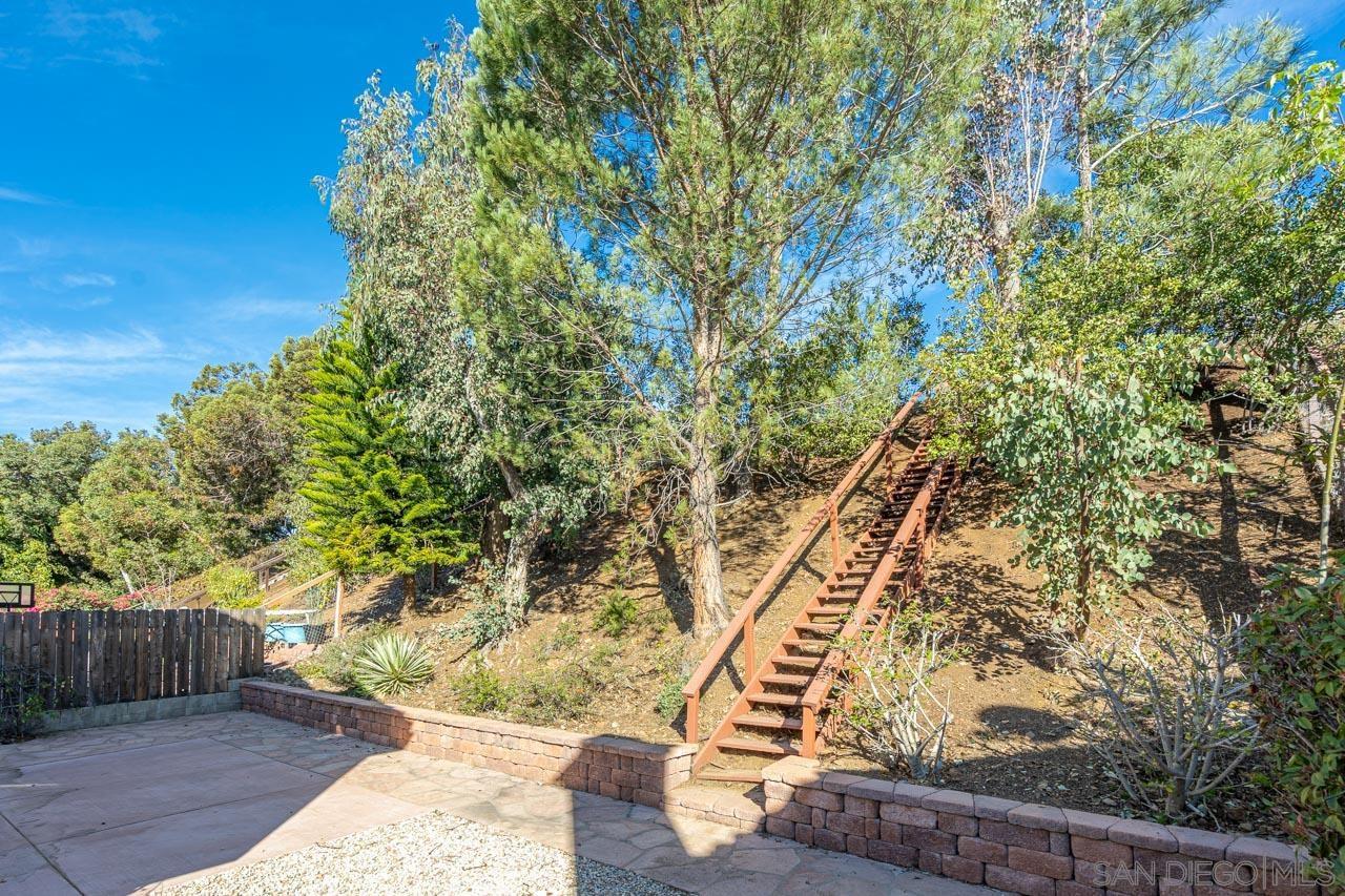 Detail Gallery Image 29 of 32 For 9244  Calle De Vista Oeste, San Diego,  CA 92129 - 4 Beds | 3 Baths