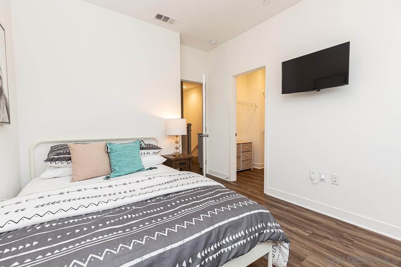 Detail Gallery Image 19 of 27 For 1120  Sea Glass Way, Oceanside,  CA 92054 - 3 Beds | 2/1 Baths