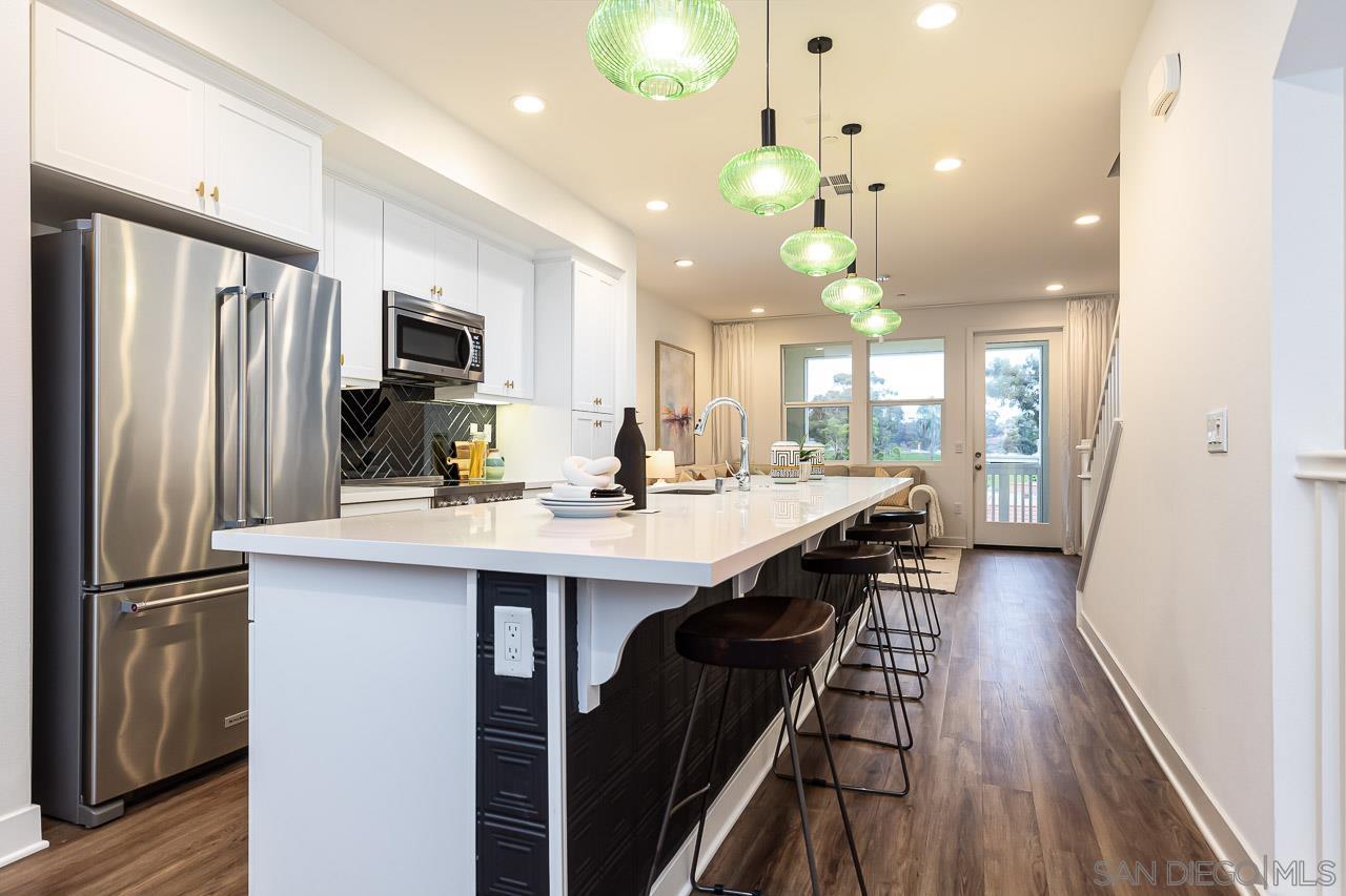 Detail Gallery Image 4 of 27 For 1120  Sea Glass Way, Oceanside,  CA 92054 - 3 Beds | 2/1 Baths