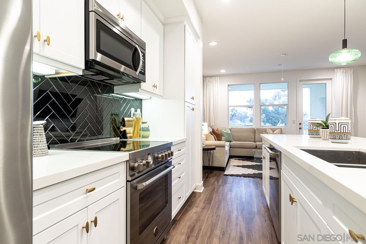 Detail Gallery Image 5 of 27 For 1120  Sea Glass Way, Oceanside,  CA 92054 - 3 Beds | 2/1 Baths