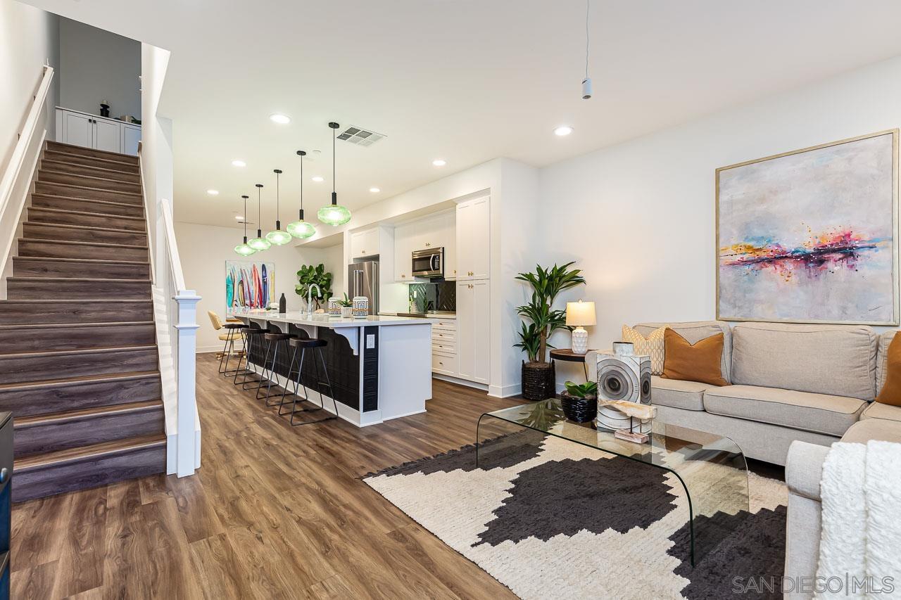 Detail Gallery Image 8 of 27 For 1120  Sea Glass Way, Oceanside,  CA 92054 - 3 Beds | 2/1 Baths