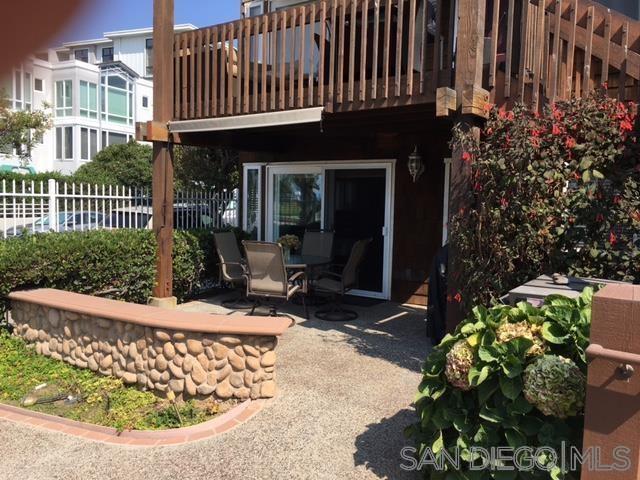 Detail Gallery Image 2 of 10 For 8153  Camino Del Oro, La Jolla,  CA 92037 - 2 Beds | 2 Baths